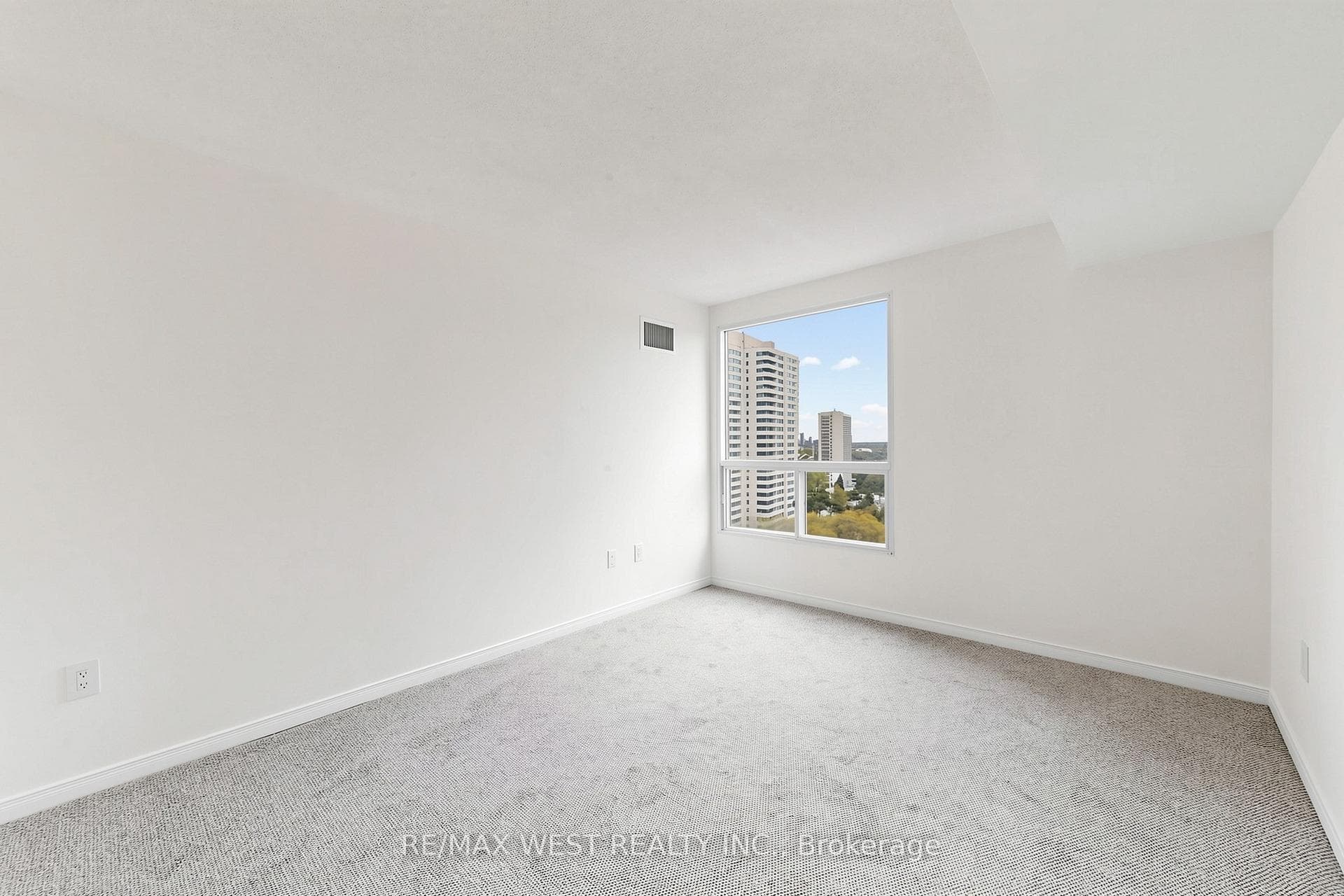 5 Concorde Place Unit 1302 - Condo photo 21 of 47 in Don Mills / Parkwoods / Victoria Village, Ontario