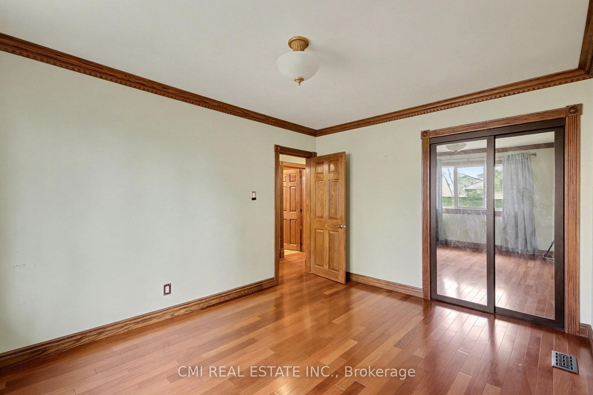 460 Martin Grove Road - Detached photo 14 of 38 in Etobicoke (Islington / Rexdale), Ontario