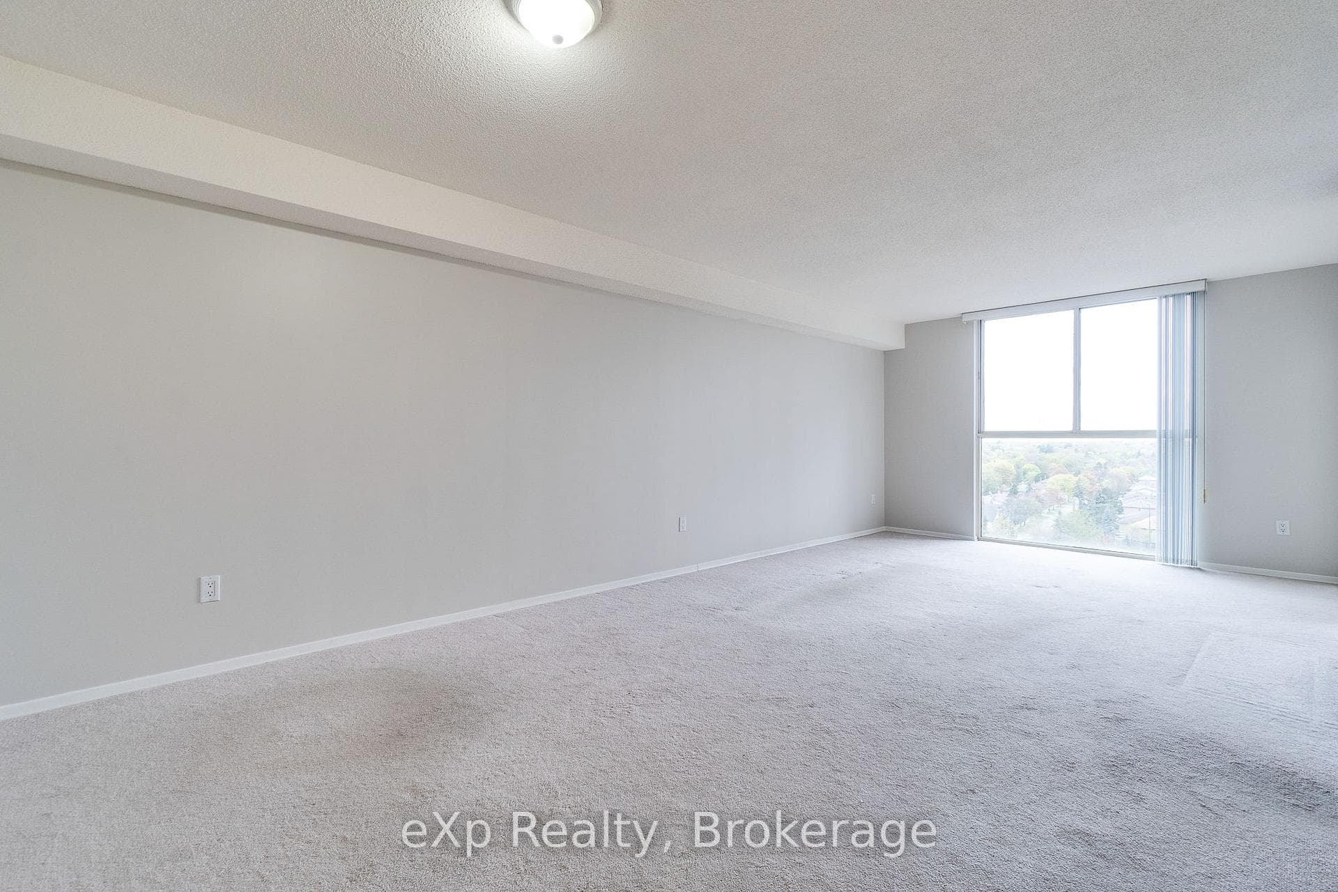 5460 Yonge Street Unit 803 - home for sale in Thornhill / Willowdale, Ontario