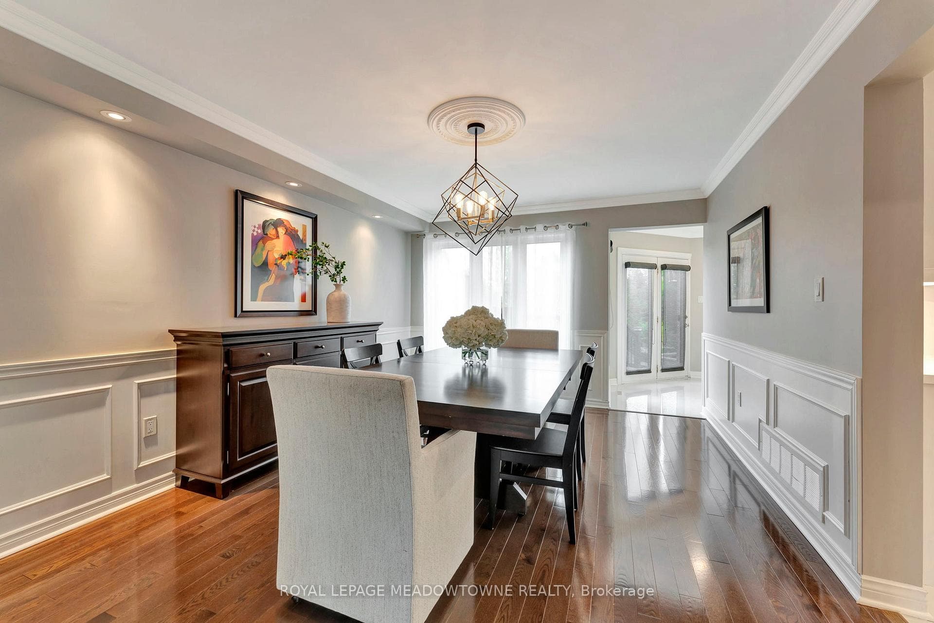 2008 Peak Place - Detached photo 4 of 31 in Oakville, Ontario