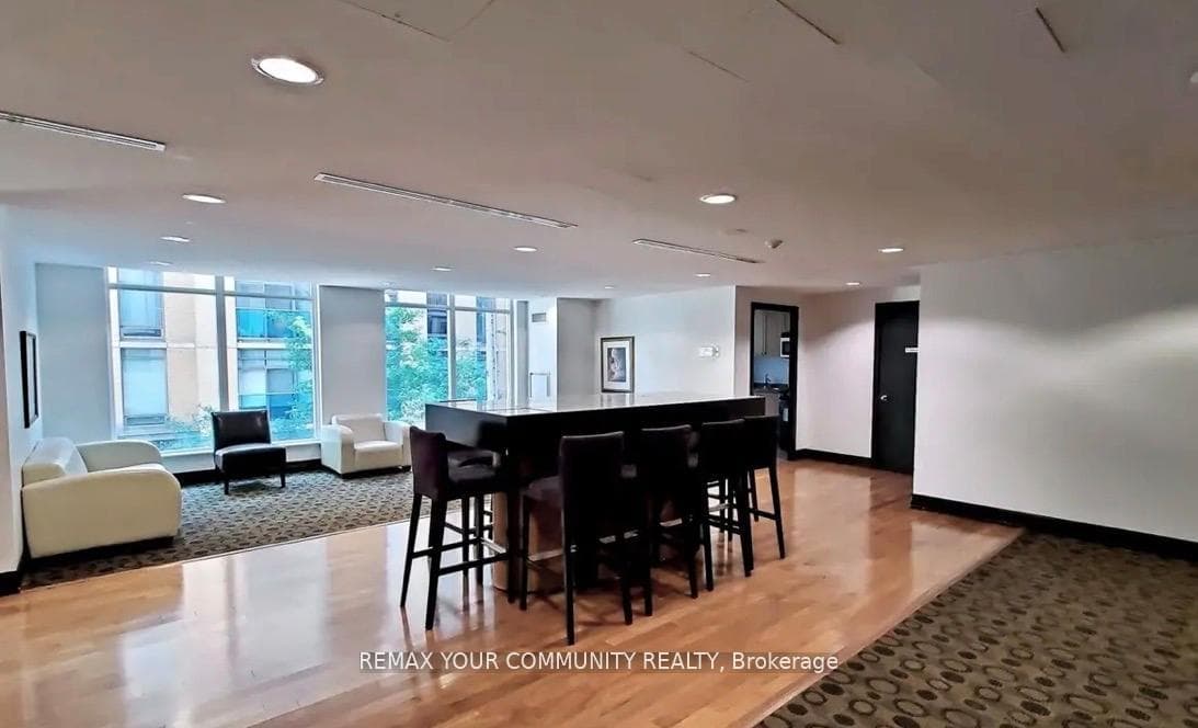 8 Scollard Street Unit 606 - Condo photo 32 of 37 in Annex / Yorkville / Summerhill, Ontario