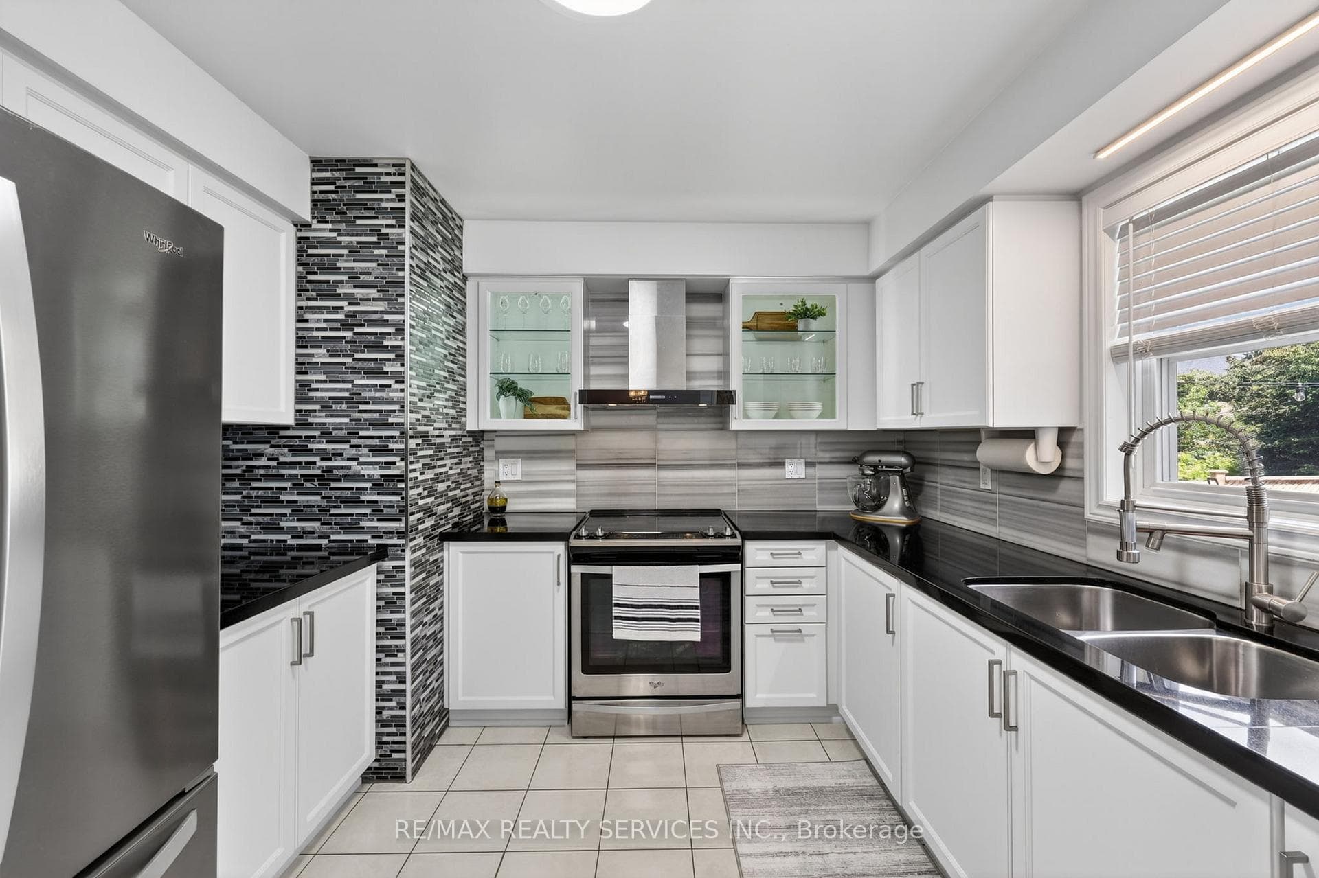 150 Royal Valley Drive - Detached photo 9 of 50 in Caledon, Ontario