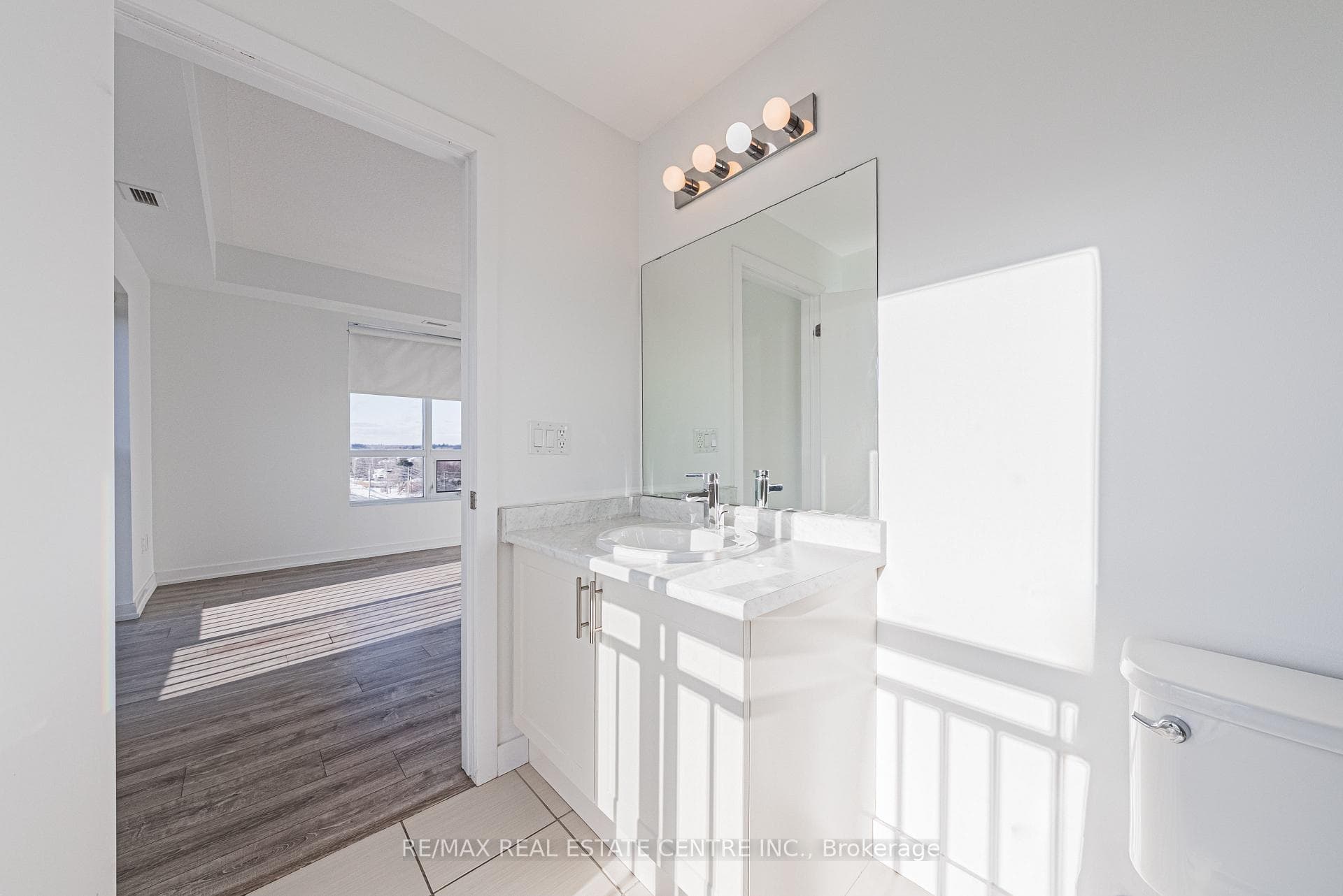 2486 Old Bronte Road Unit 706 - Condo photo 21 of 38 in Oakville, Ontario
