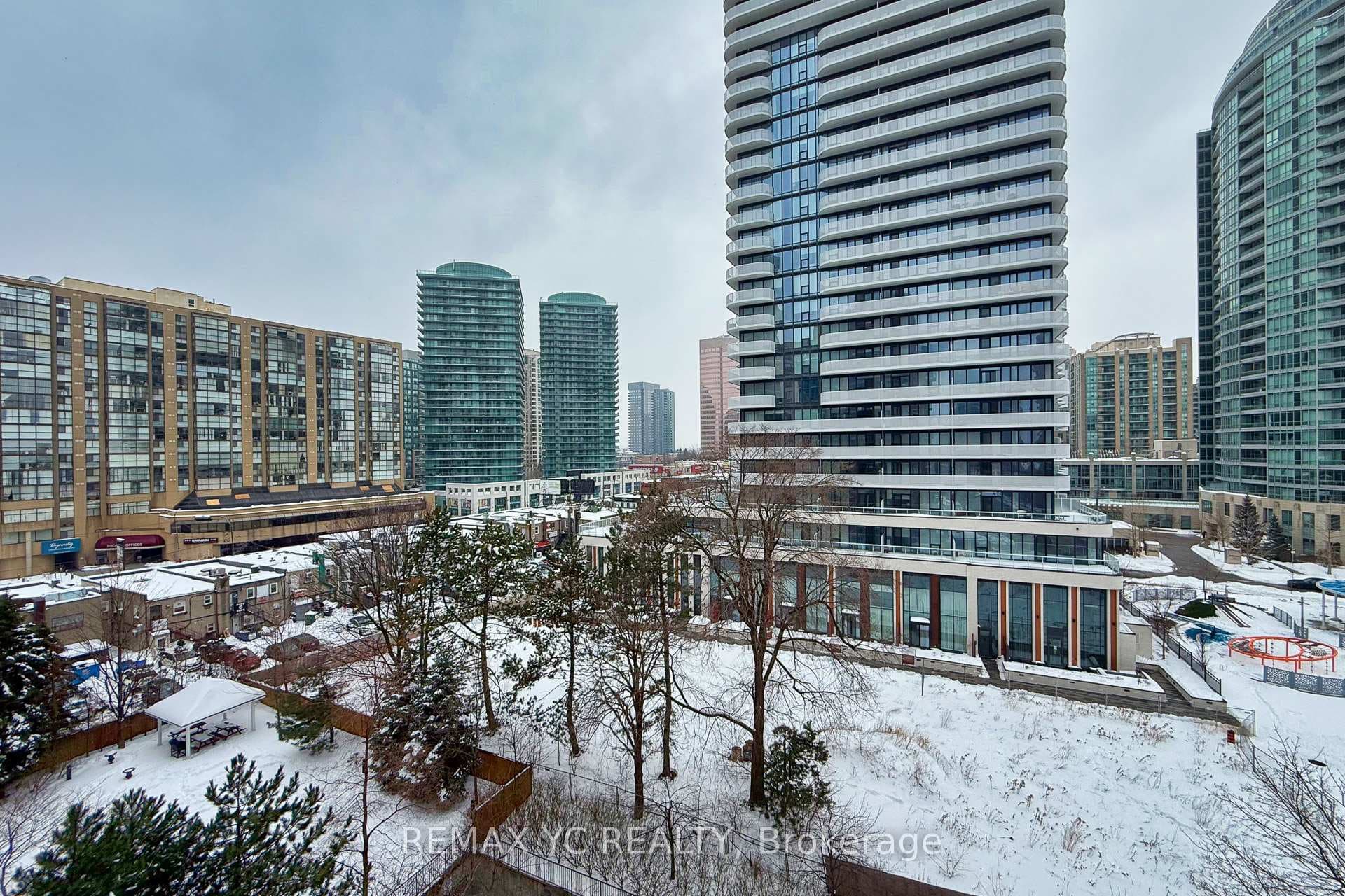 28 Byng Avenue Unit 802 - Condo photo 20 of 21 in Willowdale / Newtonbrook, Ontario