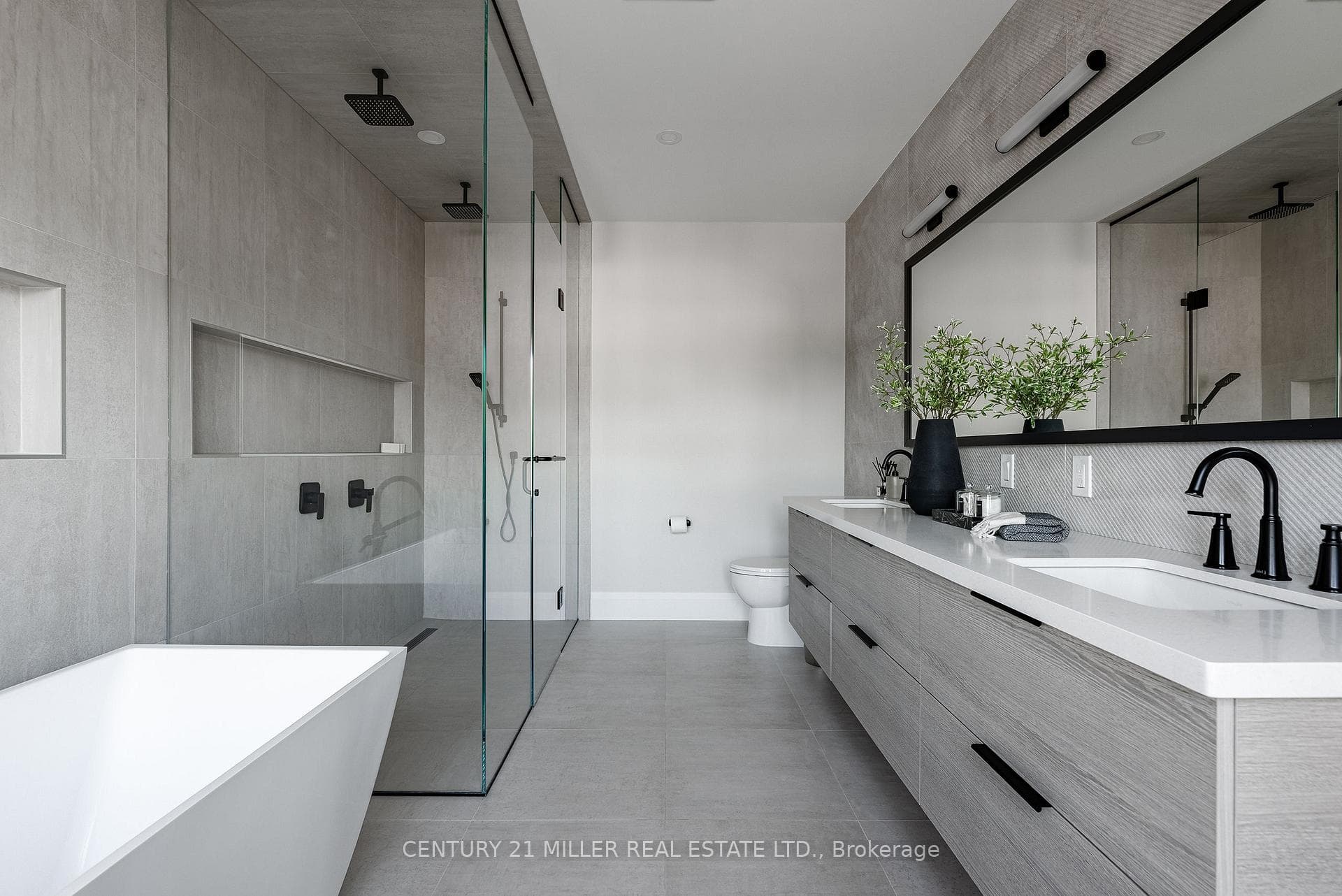 257 Sunrise Crescent - Detached photo 23 of 44 in Oakville, Ontario