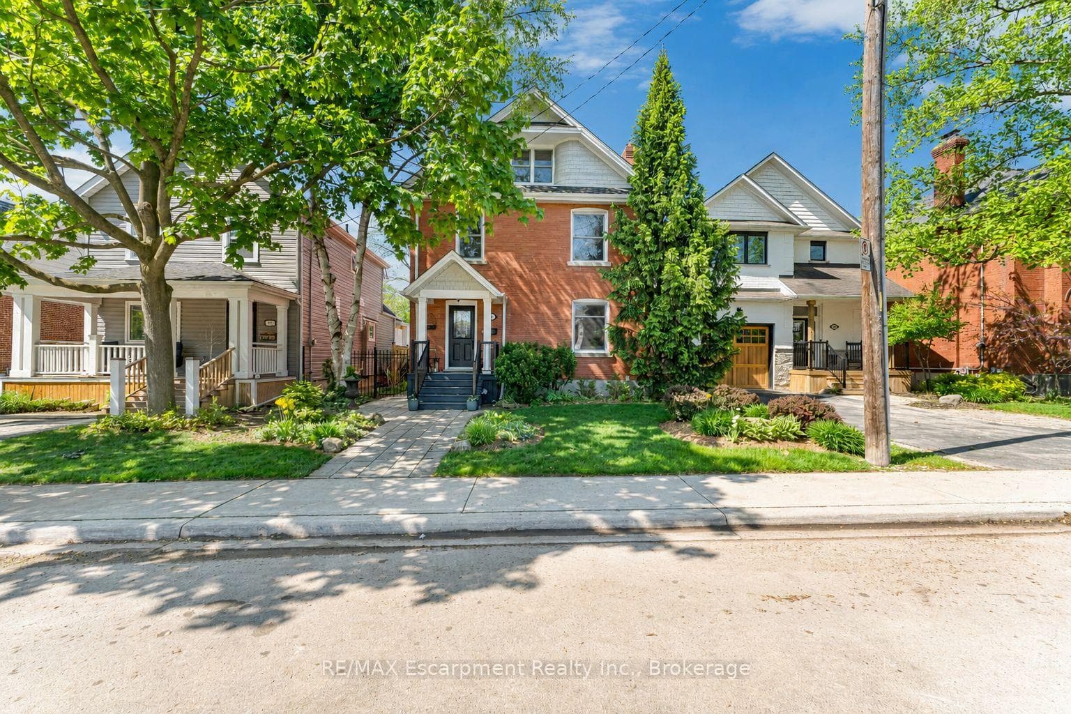 546 HURD Avenue - Detached photo 1 of 46 in Burlington, Ontario