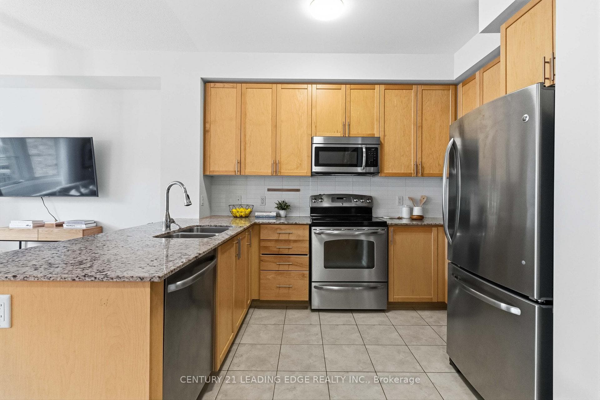 165 Hampshire Way Unit 106 - Townhouse photo 7 of 28 in Milton, Ontario