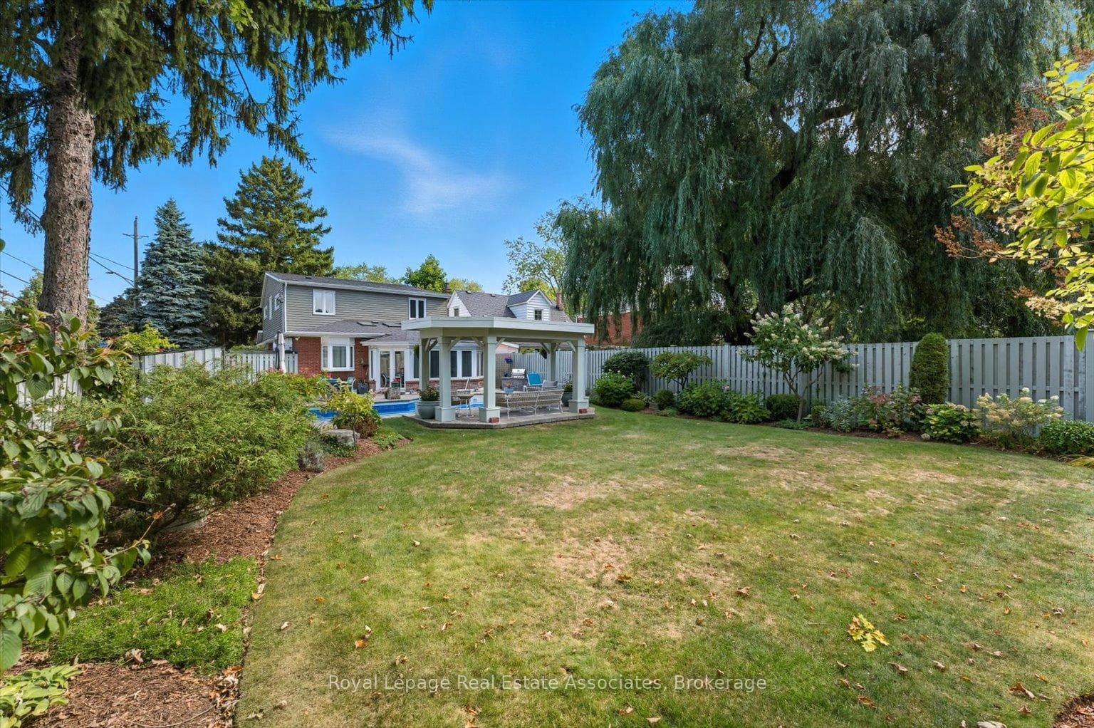 12 Wenonah Drive - Detached photo 7 of 50 in Mississauga, Ontario