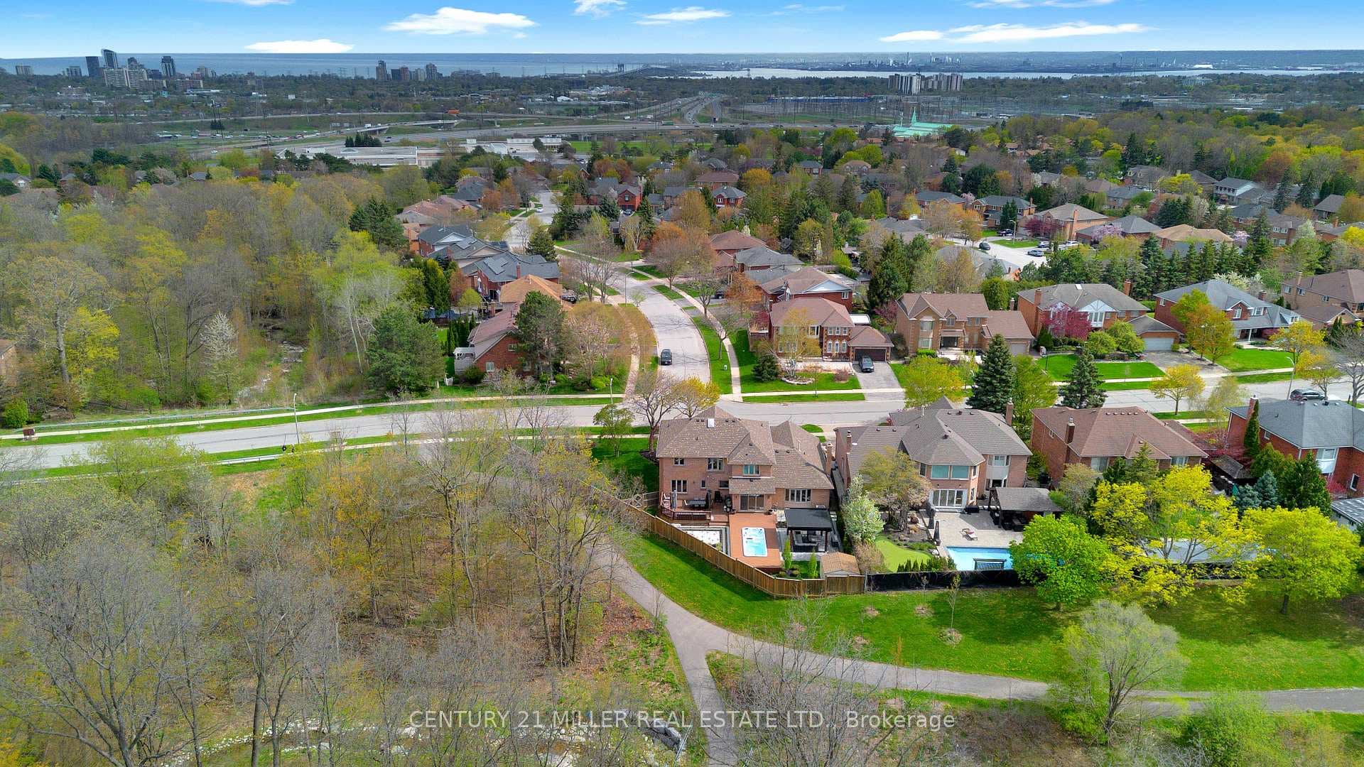 1398 Winterberry Drive - Detached photo 44 of 46 in Burlington, Ontario