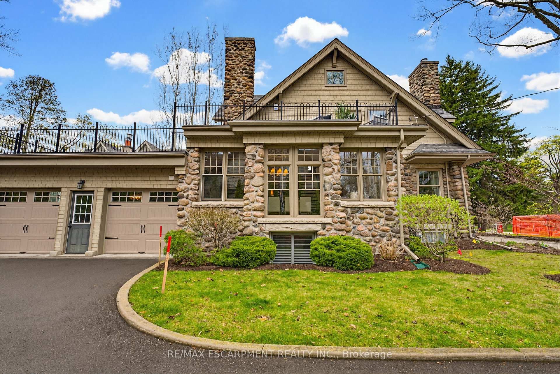 3083 LAKESHORE Road - Detached photo 2 of 50 in Burlington, Ontario