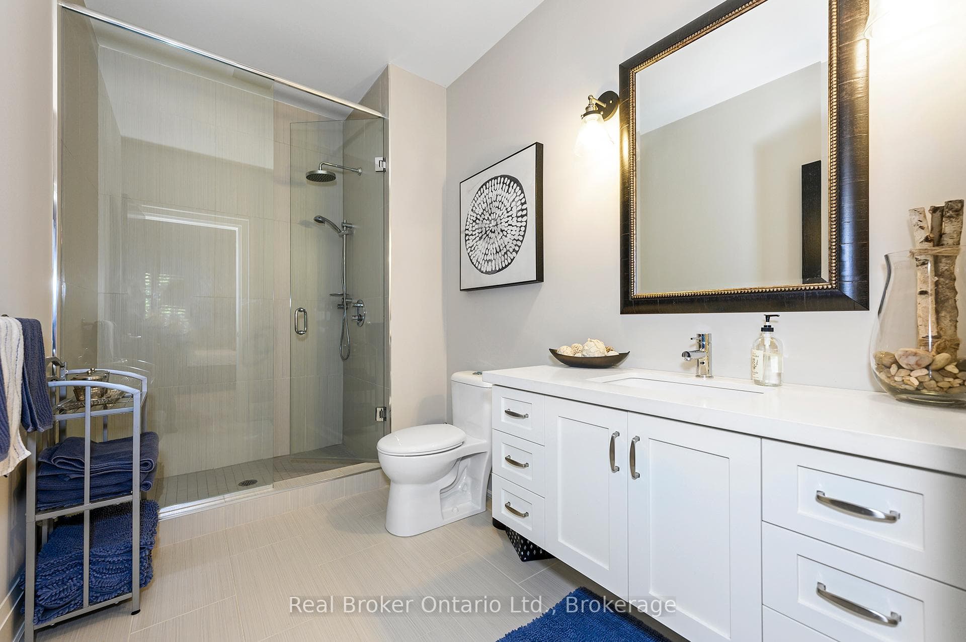 4507 Lakeshore Road - Detached photo 29 of 50 in Burlington, Ontario