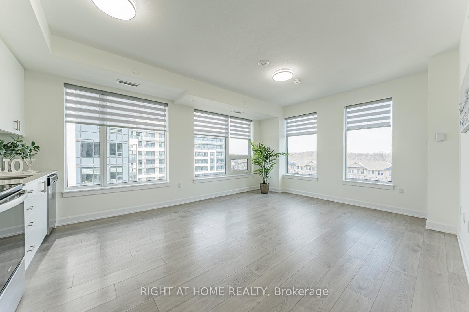 3200 william coltson Avenue Unit 524 - Condo photo 3 of 22 in Oakville, Ontario