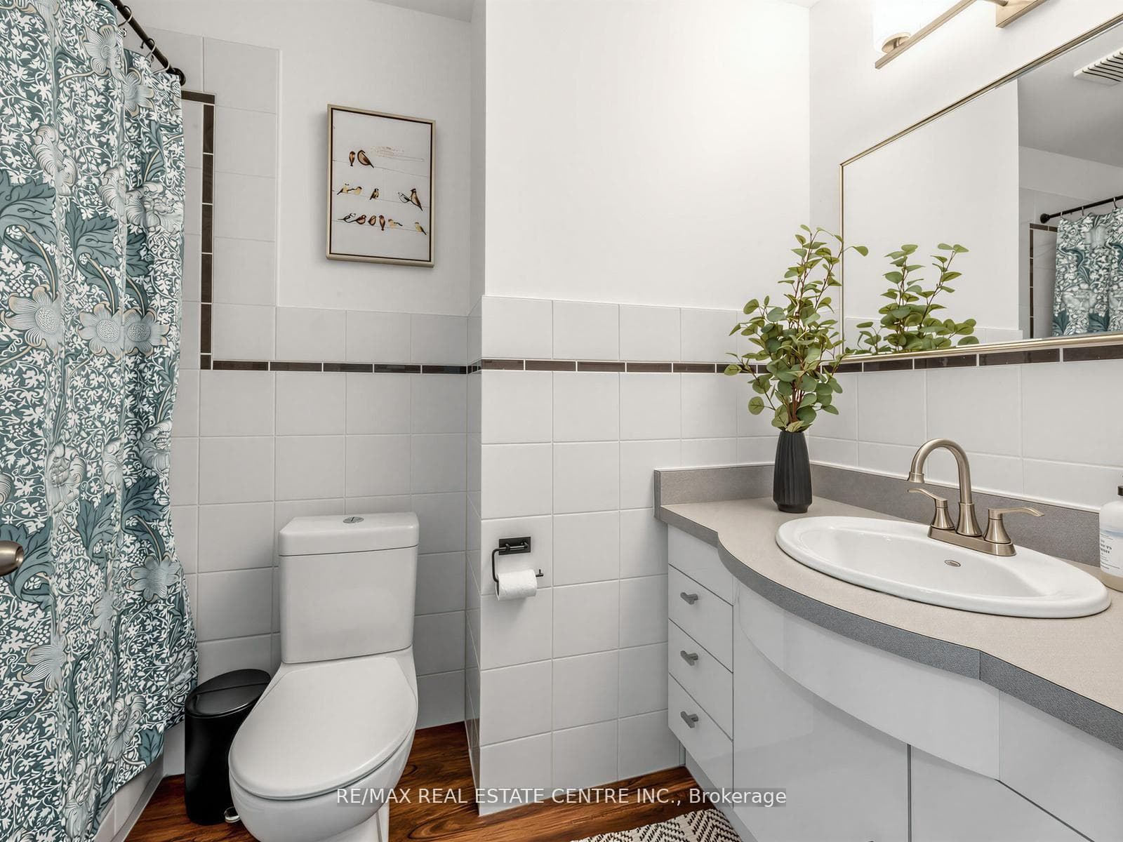 592 Montbeck Crescent - Detached photo 12 of 50 in Mississauga, Ontario