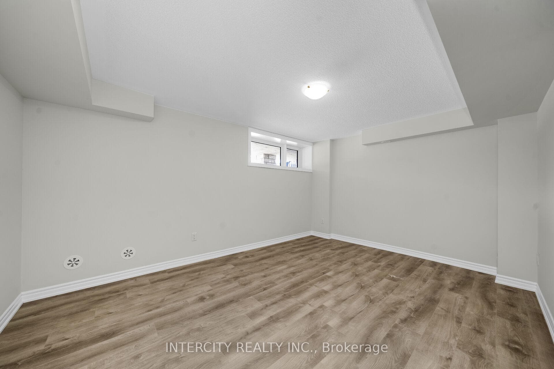 13 Vibrant Way Unit 37F - Condo photo 11 of 17 in Caledon, Ontario