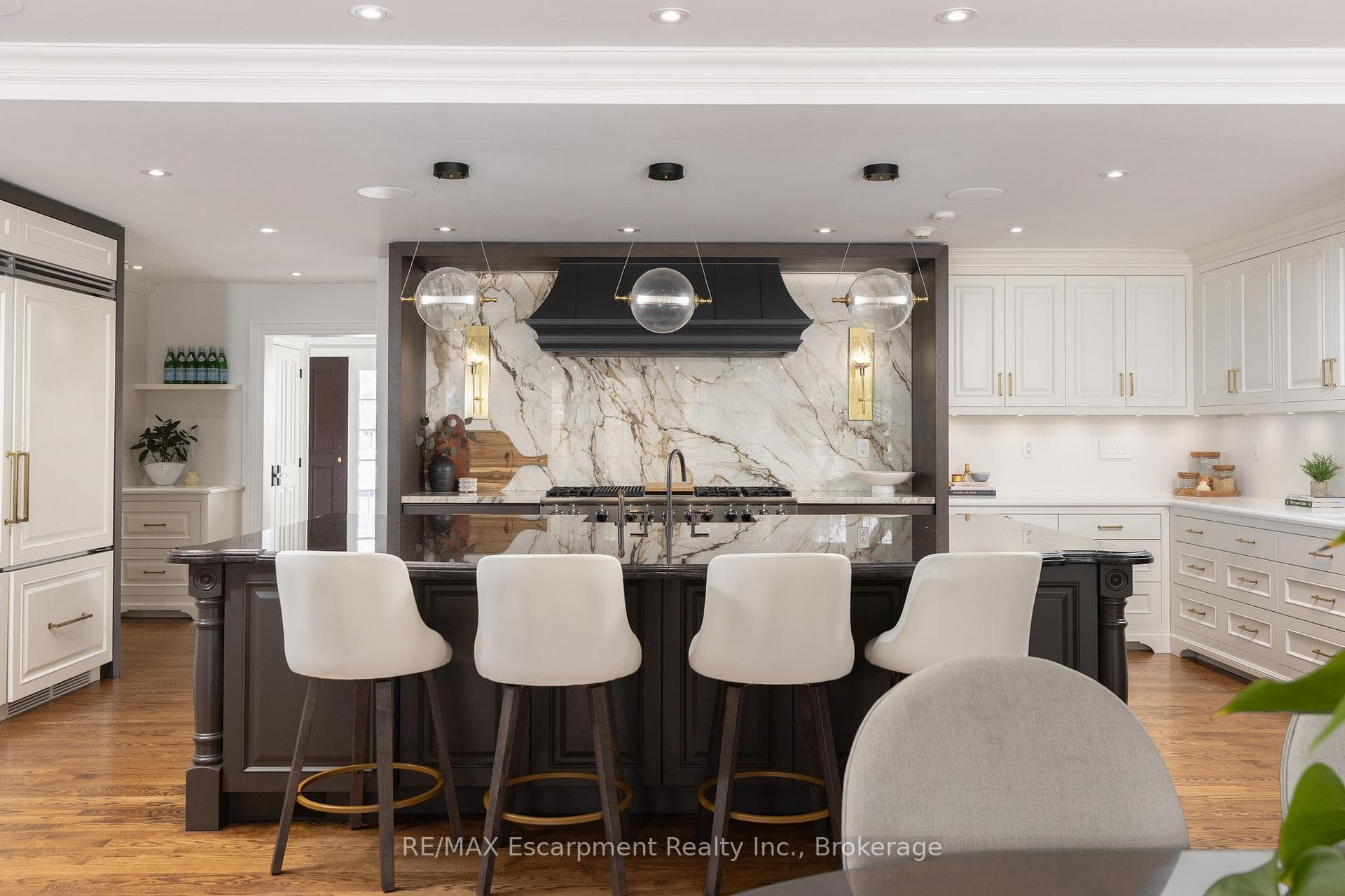 146 Abbey Court - Detached photo 12 of 45 in Oakville, Ontario
