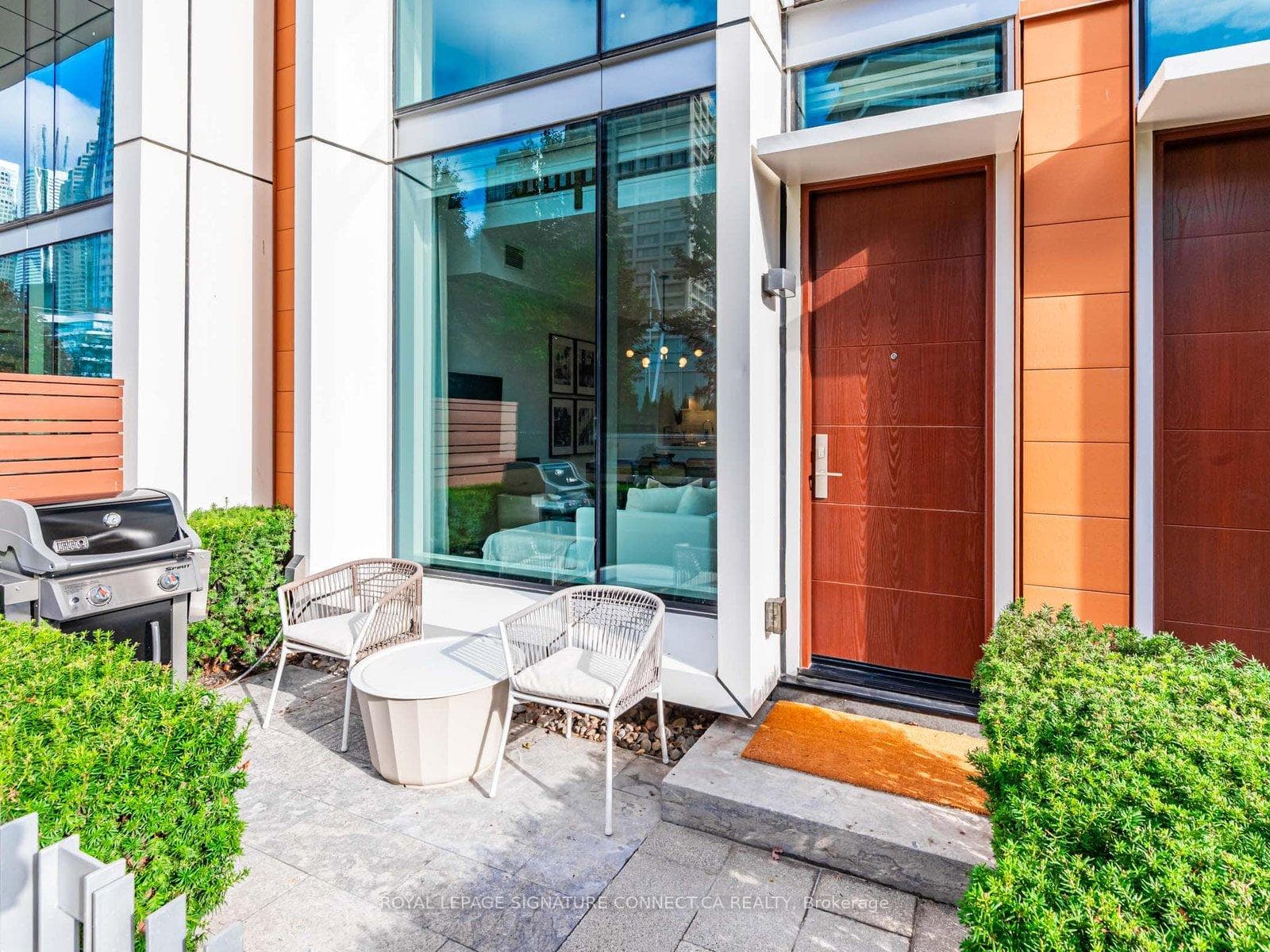 39 Queens Quay Unit TH132 - Condo photo 4 of 35 in Regent Park / Cabbagetown / St. James Town, Ontario