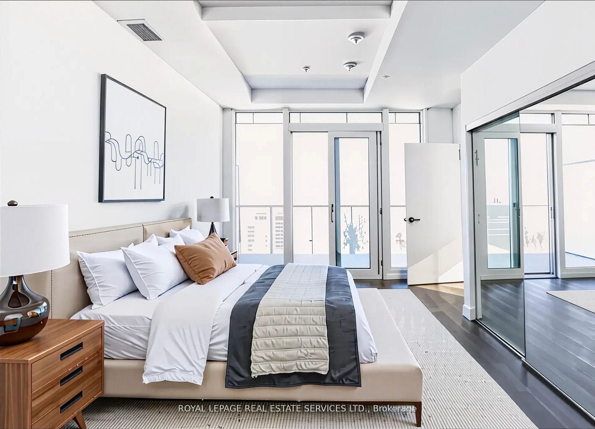 3900 Confederation Parkway Unit 4203 - home for sale in Mississauga, Ontario