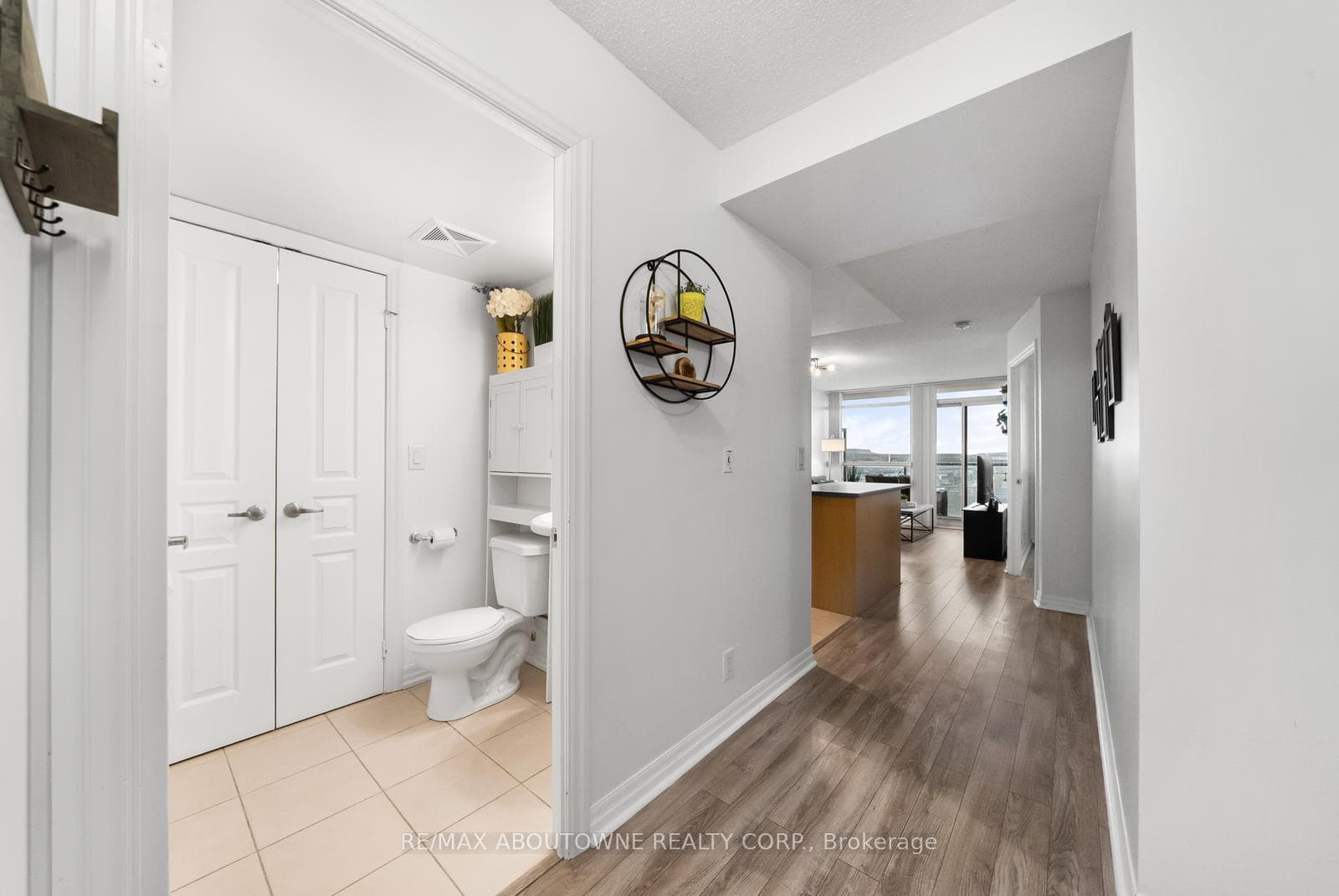 1940 Ironstone Drive Unit 808 - Condo photo 7 of 33 in Burlington, Ontario