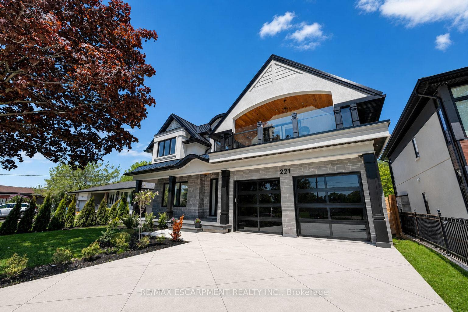 221 Morden Road - Detached photo 1 of 49 in Oakville, Ontario