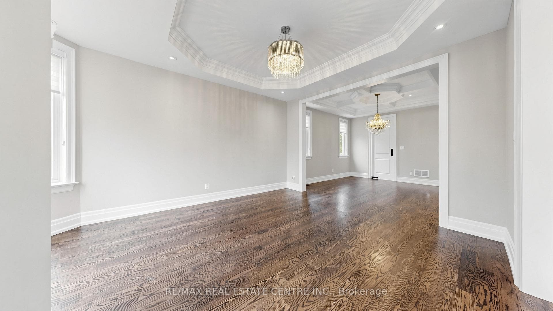 1496 Mansfield Drive - Detached photo 4 of 50 in Oakville, Ontario
