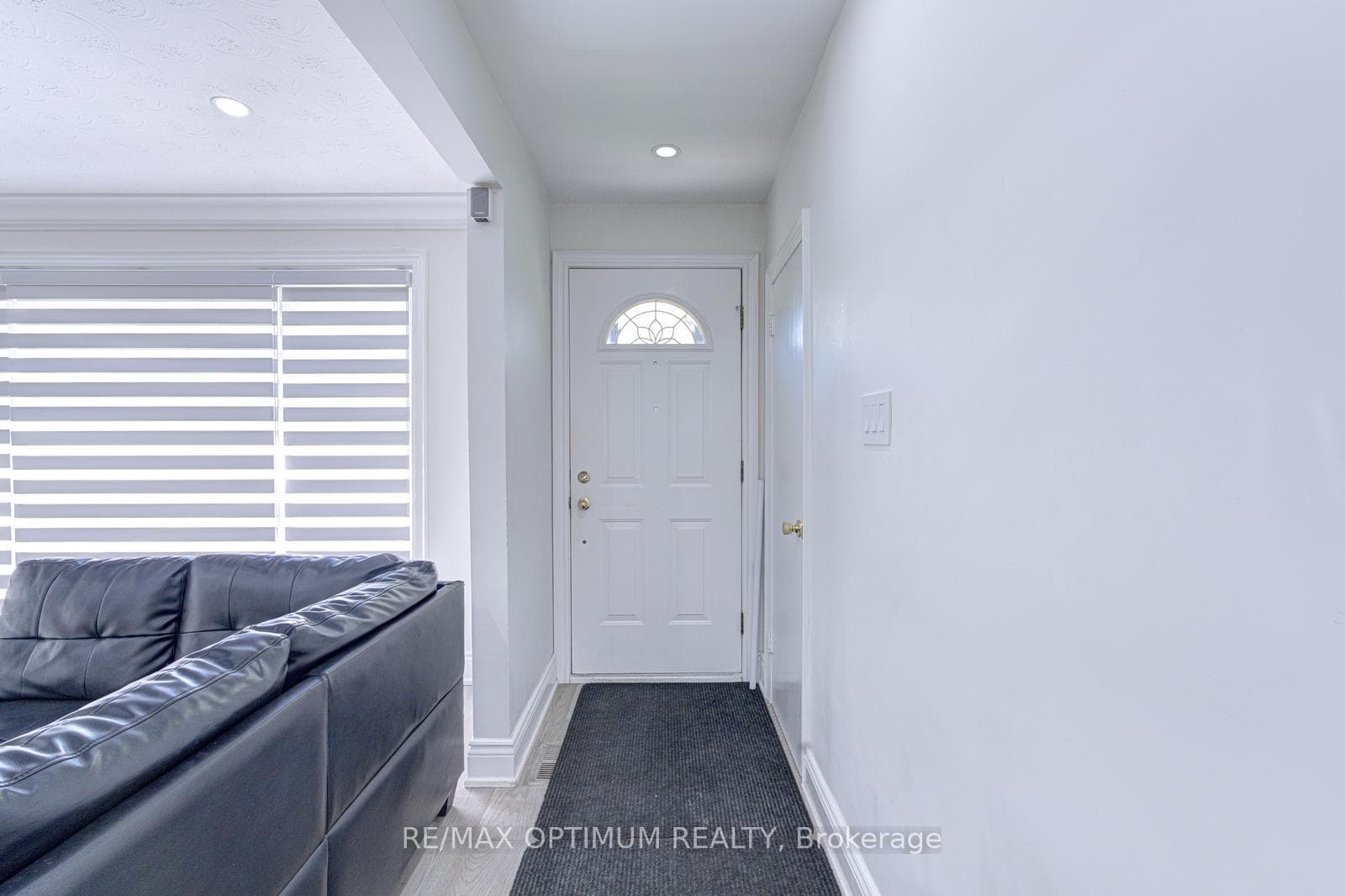 1747 Coram Crescent - Detached photo 6 of 50 in Mississauga, Ontario
