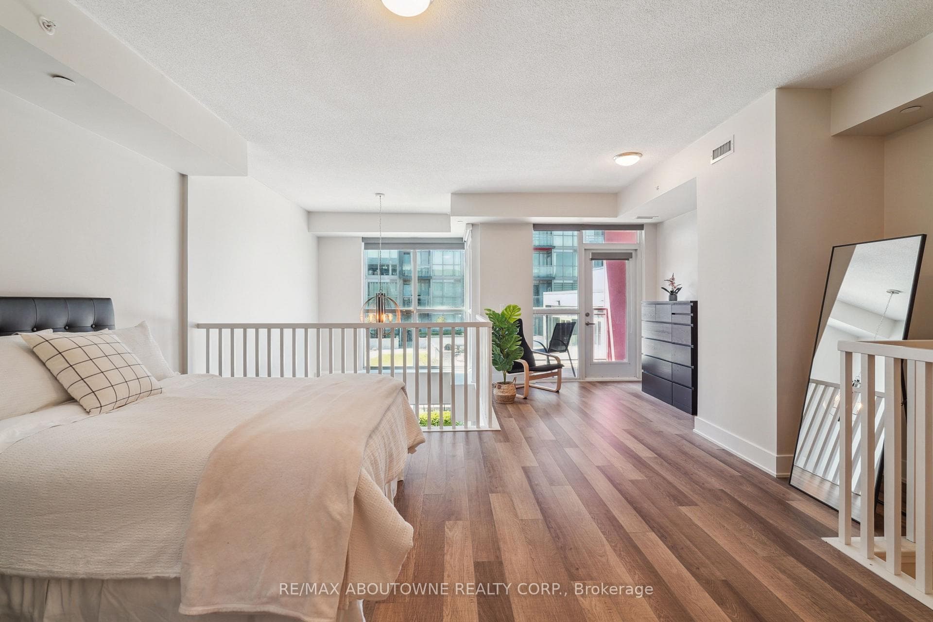 5260 Dundas Street Unit C204 - Condo photo 18 of 32 in Burlington, Ontario