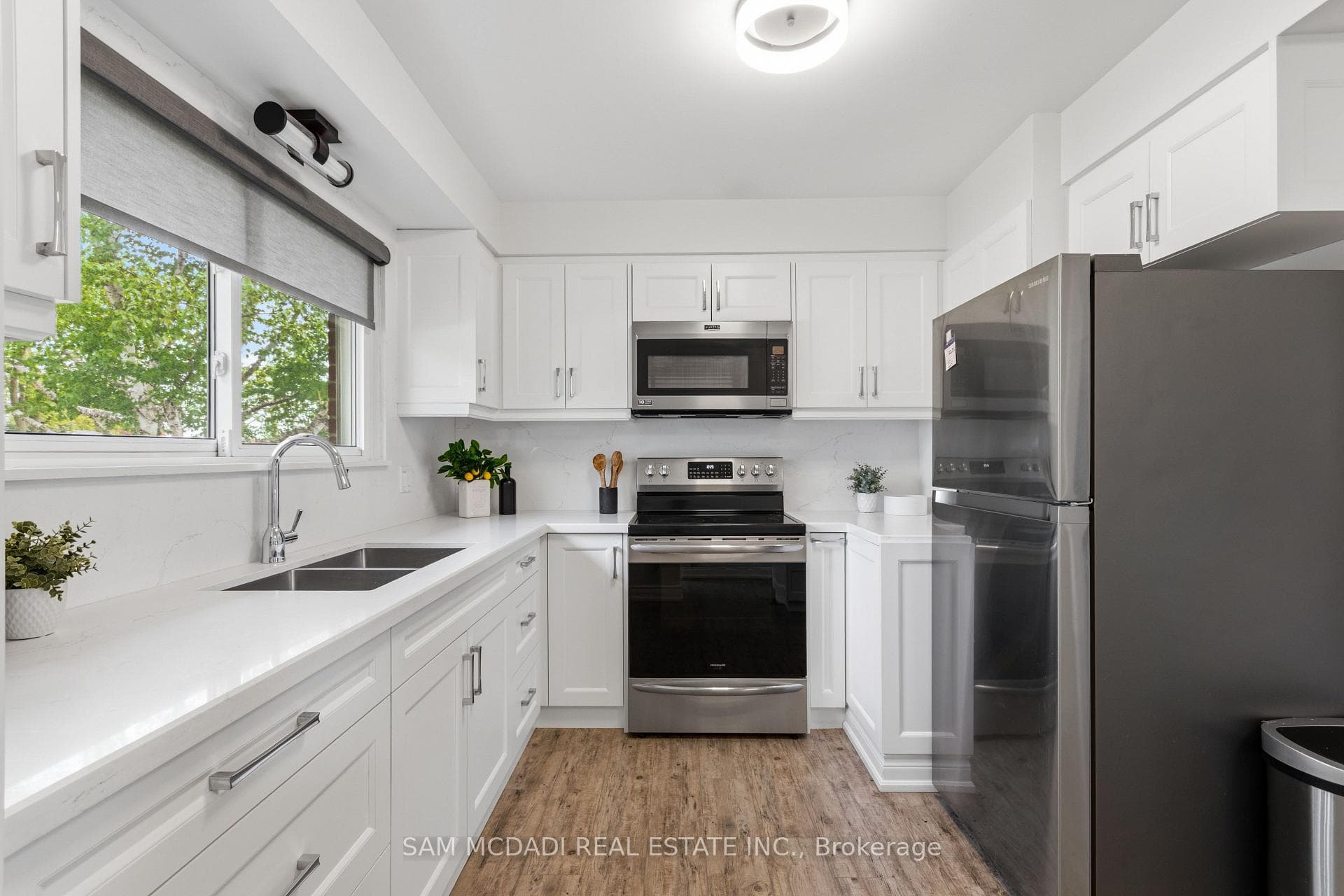 1250 Dunbar Road - Detached photo 15 of 41 in Burlington, Ontario