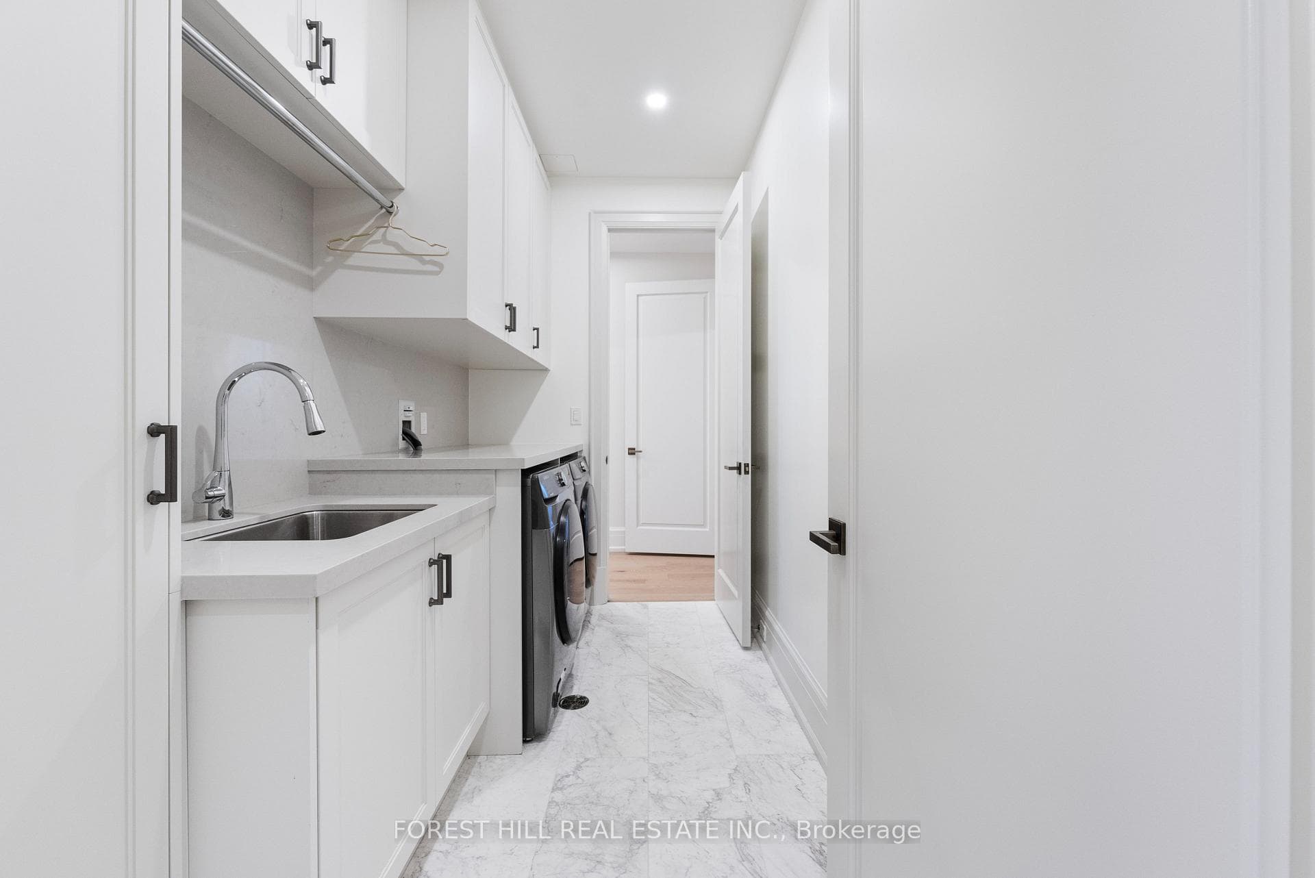 128 Hazelton Avenue Unit 602 - Condo photo 38 of 43 in Annex / Yorkville / Summerhill, Ontario