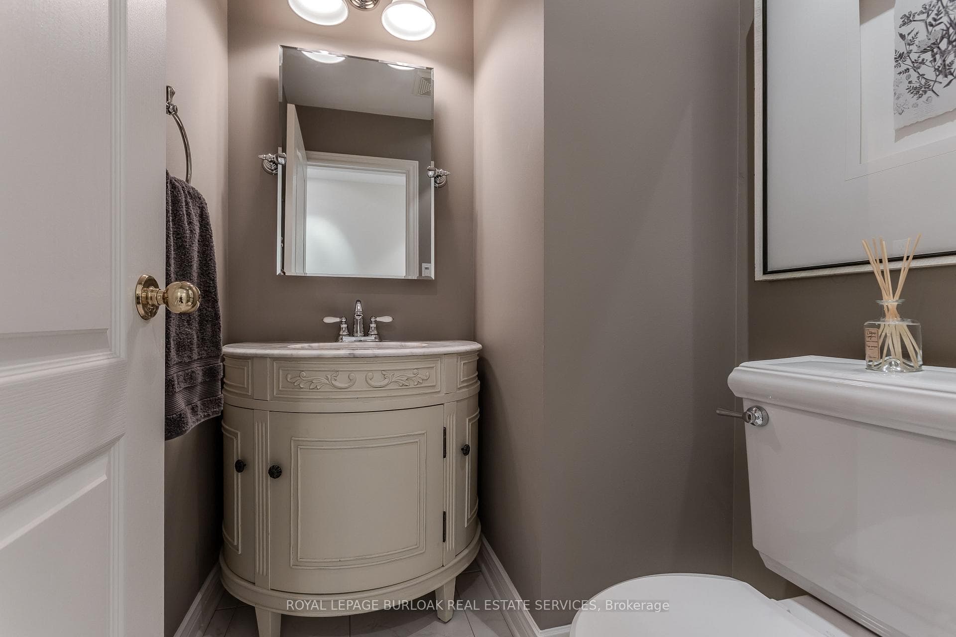 4153 Arbourfield Drive - Detached photo 16 of 32 in Burlington, Ontario