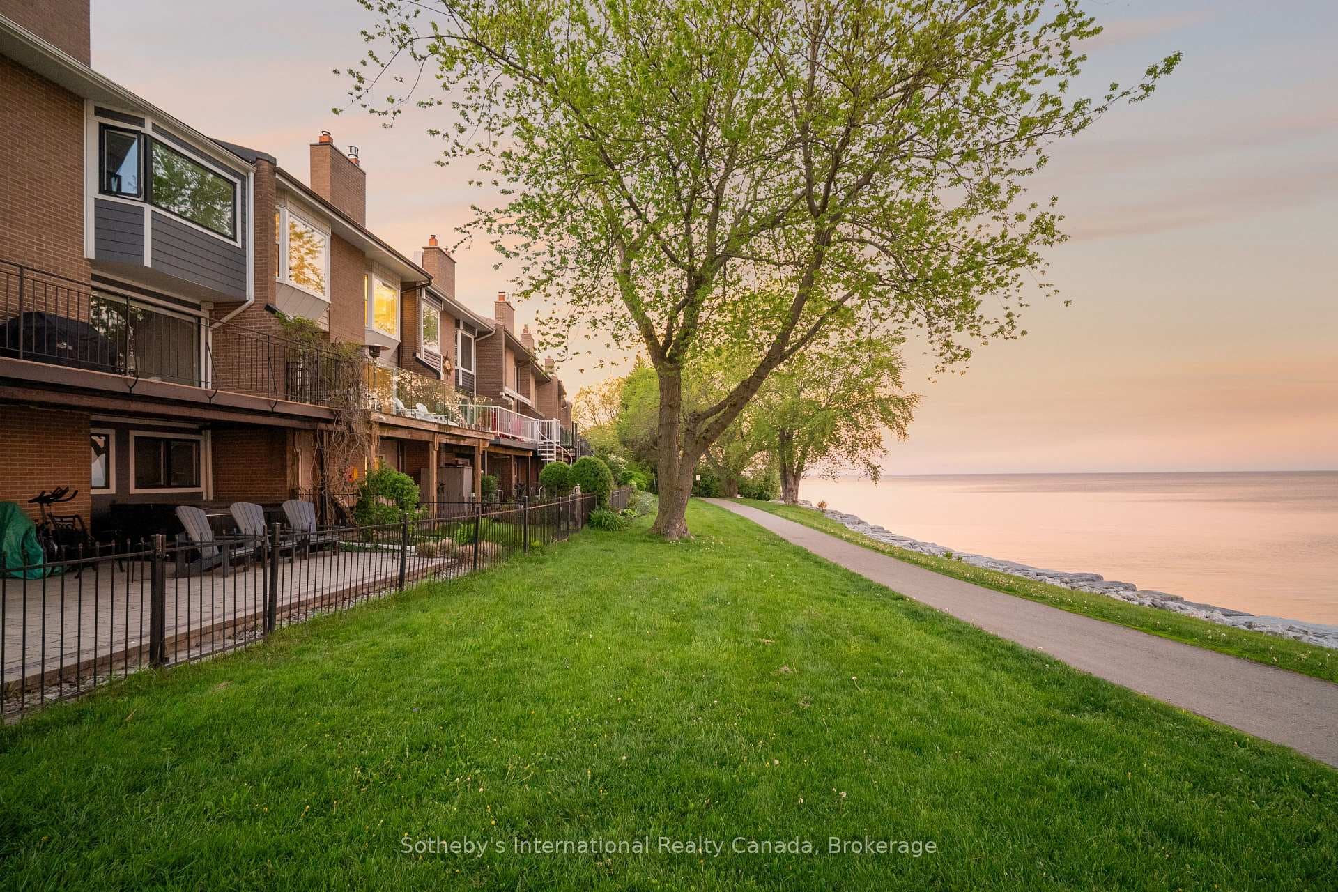 2066 Water's Edge Drive - Townhouse photo 43 of 48 in Oakville, Ontario