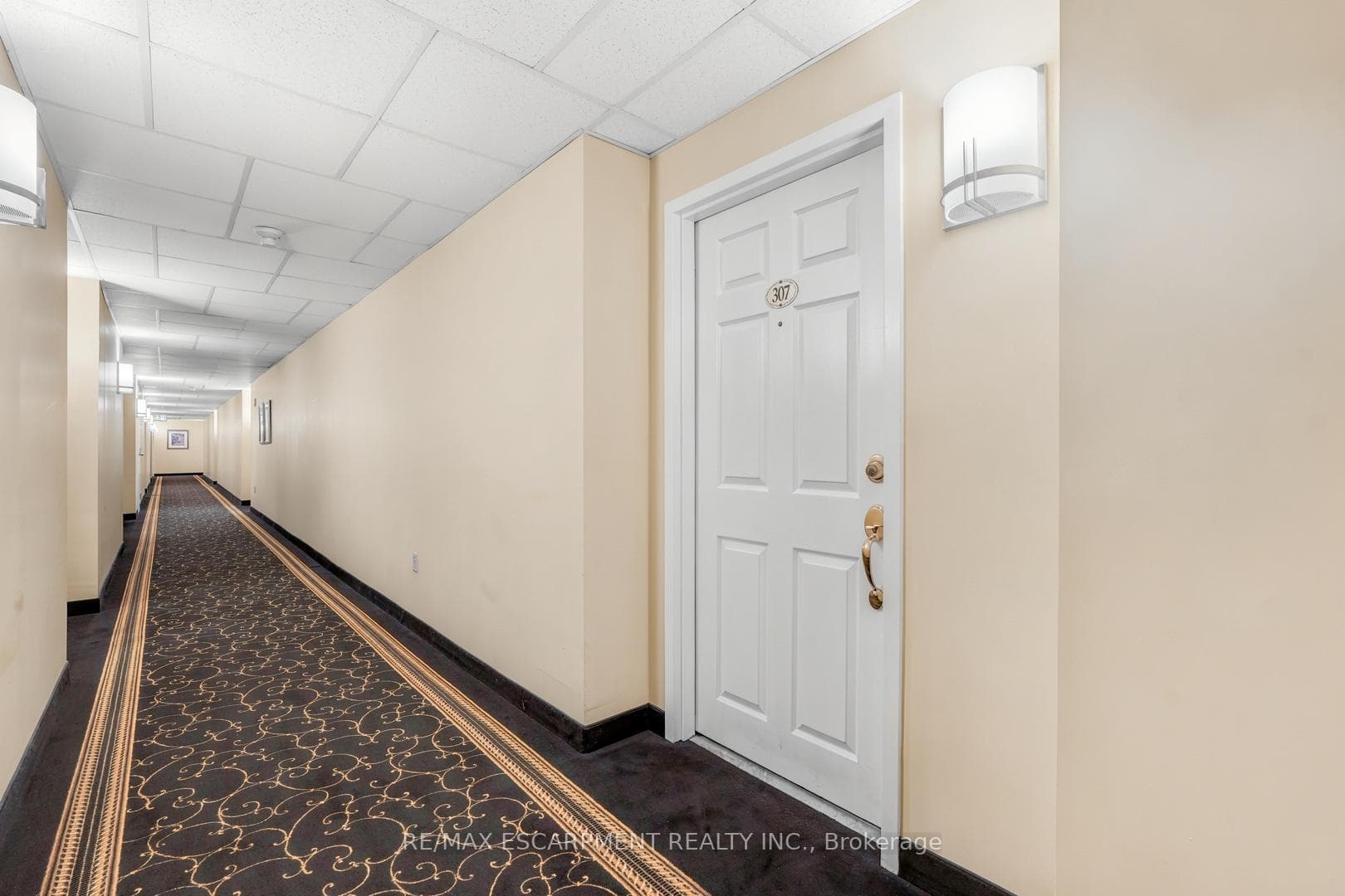 216 Plains Road Unit A307 - Condo photo 3 of 35 in Burlington, Ontario