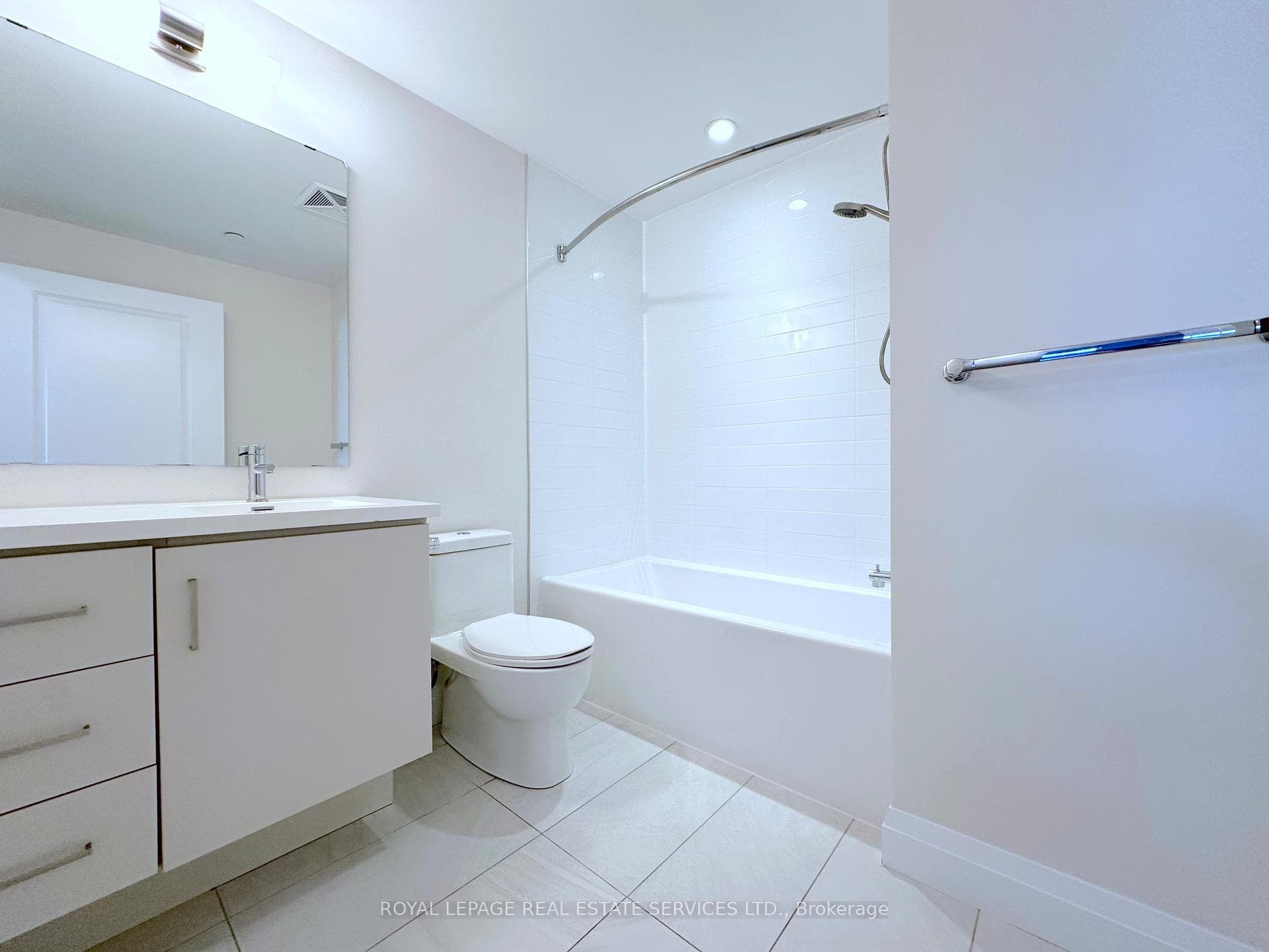 2333 Taunton Road Unit 101 - Condo photo 10 of 21 in Oakville, Ontario