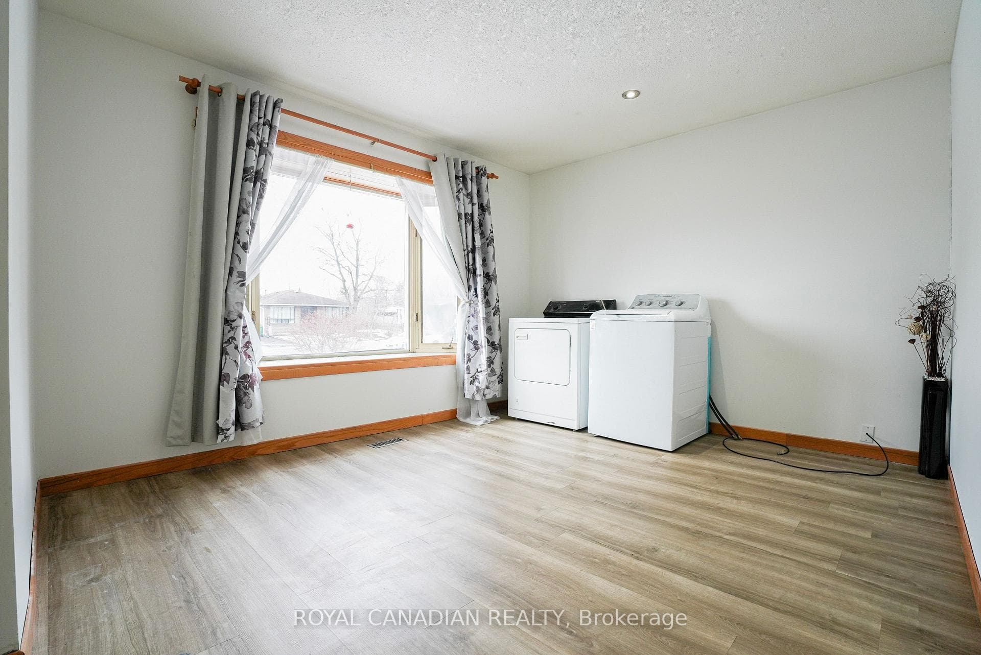 67 Sutherland Avenue - Detached photo 12 of 35 in Brampton, Ontario