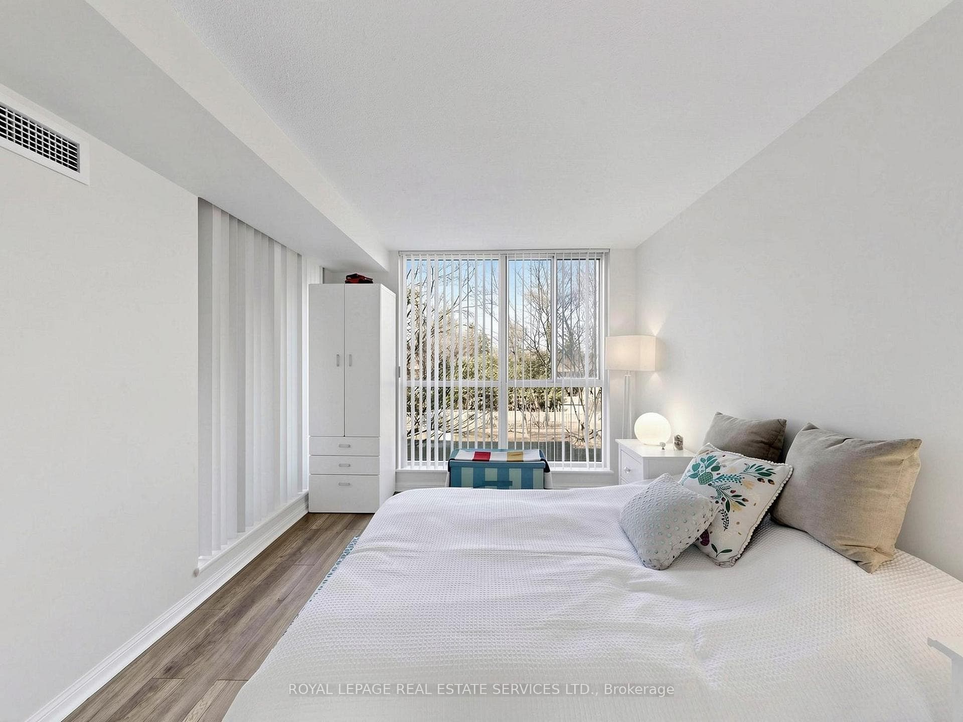 398 Eglinton Avenue Unit 203 - Condo photo 25 of 45 in Leaside / Davisville, Ontario