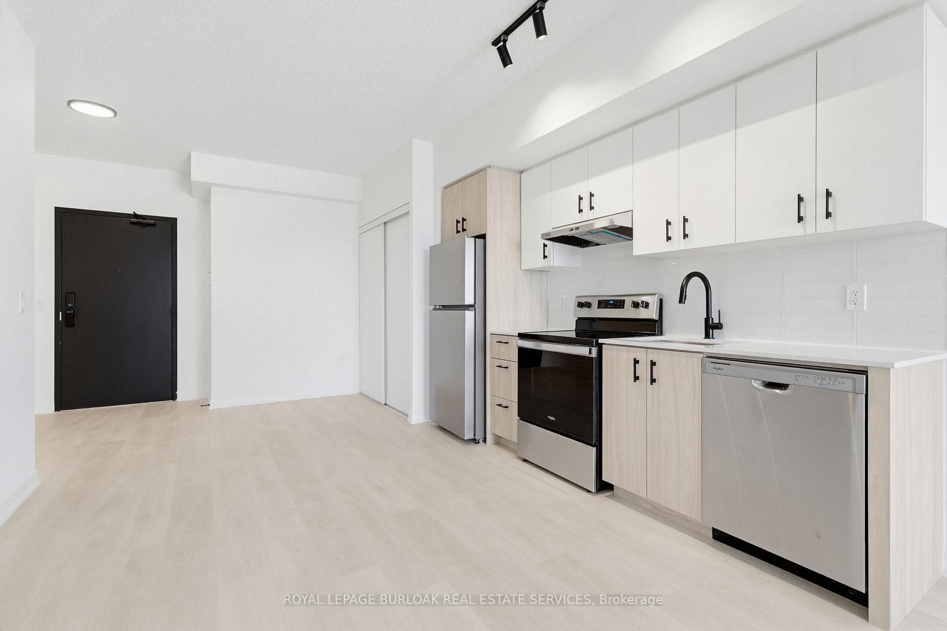 4878 Powers Common Unit D1405 - Condo photo 11 of 28 in Burlington, Ontario