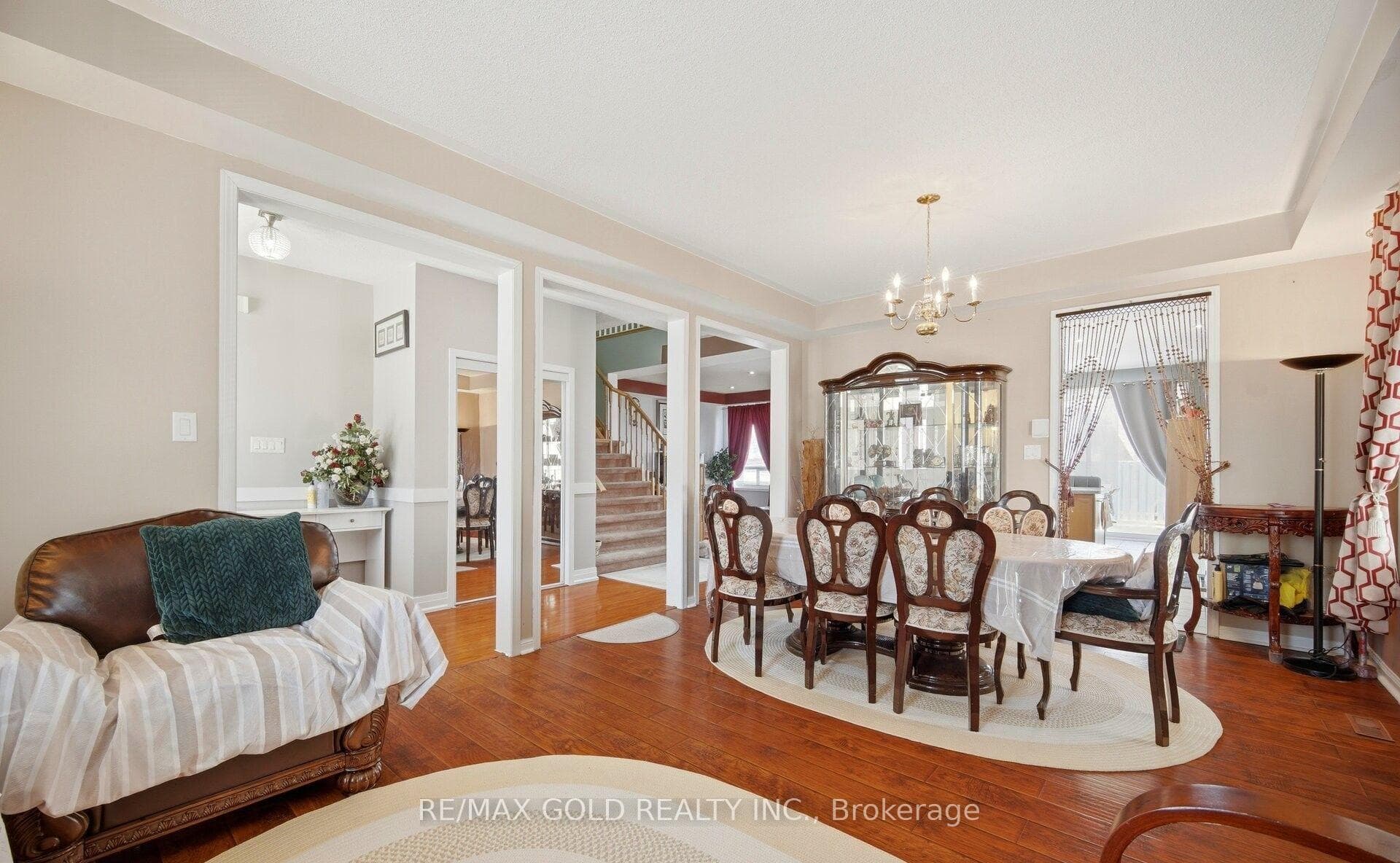 28 Latania Boulevard - Detached photo 5 of 33 in Brampton, Ontario