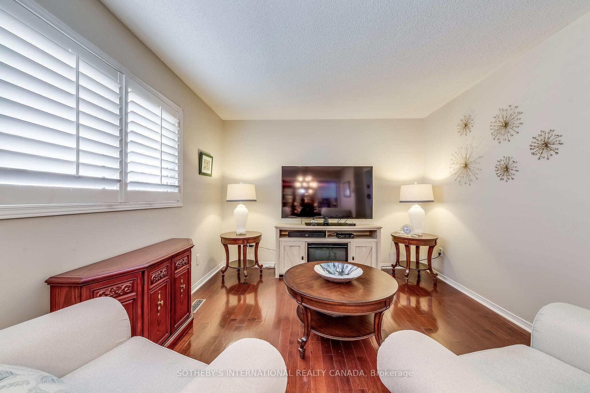 2294 Dale Ridge Drive - Semi-Detached photo 11 of 46 in Oakville, Ontario
