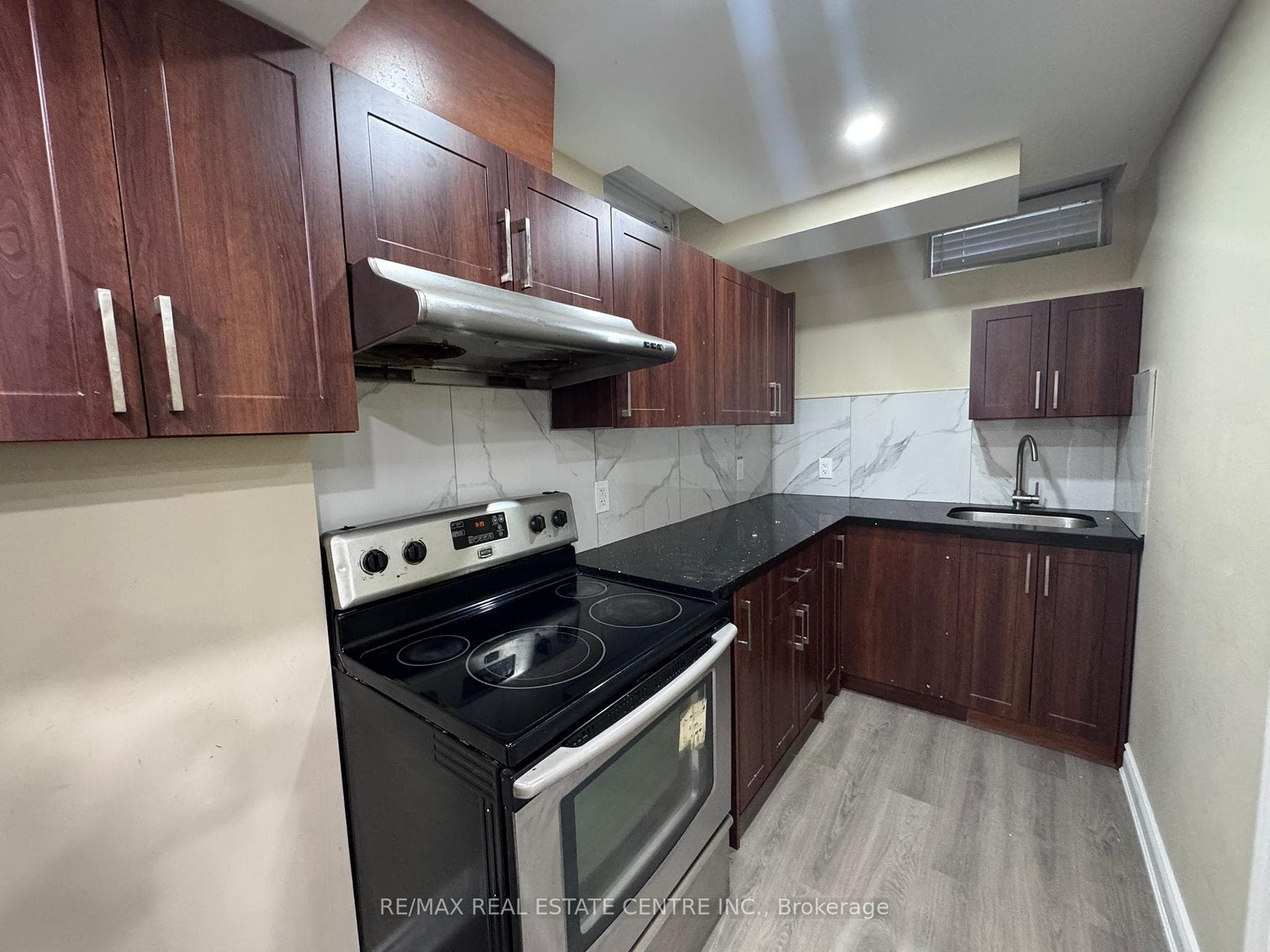 140 Cadillac Crescent Unit Basement - Semi-Detached photo 9 of 15 in Brampton, Ontario