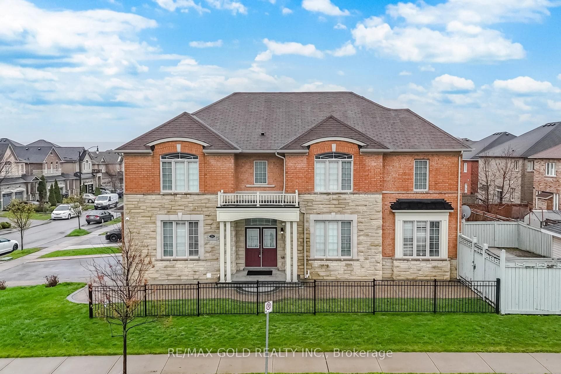 26 Drummondville Drive - Detached photo 1 of 28 in Brampton, Ontario
