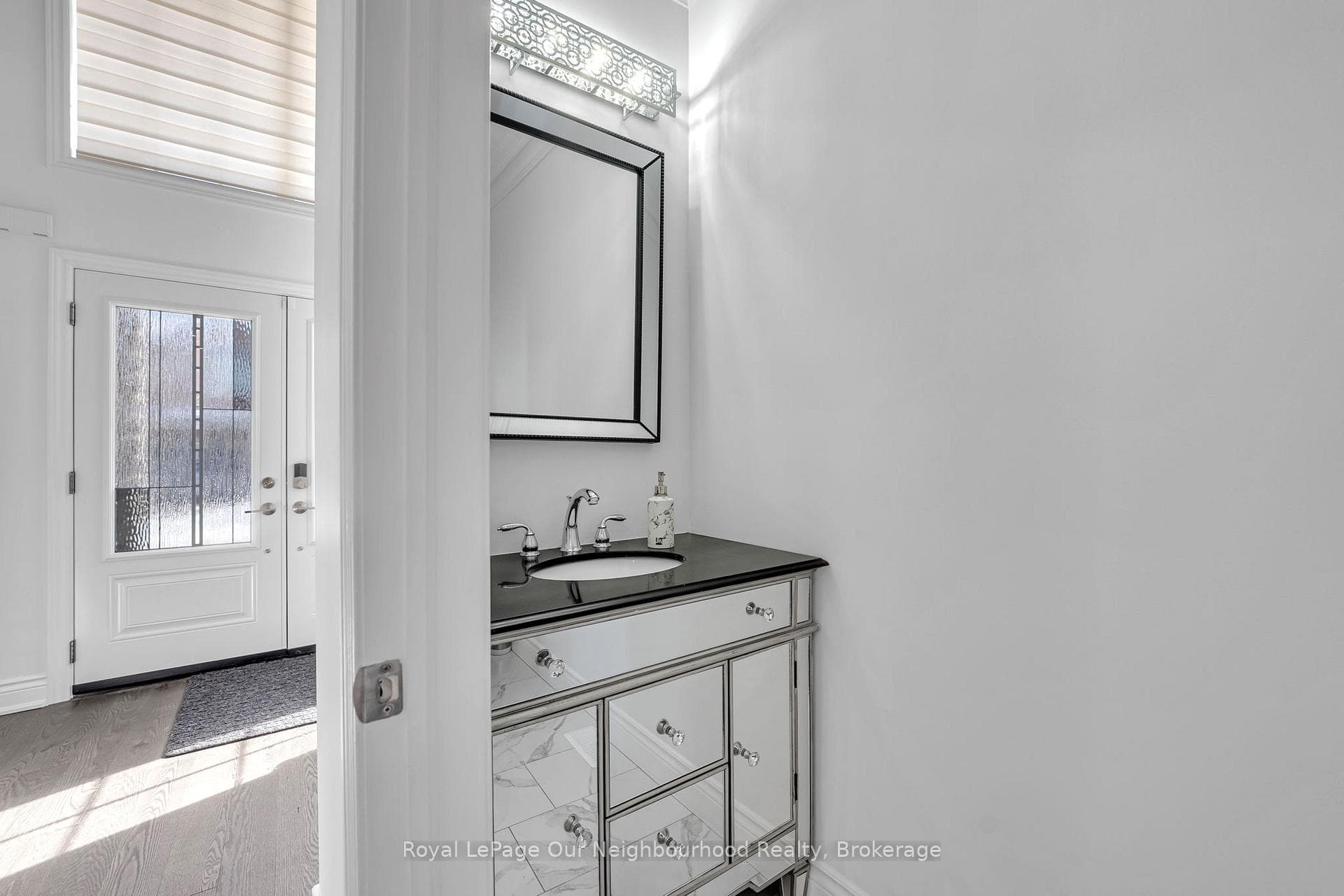 4689 Leanna Heights Road - Detached photo 15 of 39 in Burlington, Ontario
