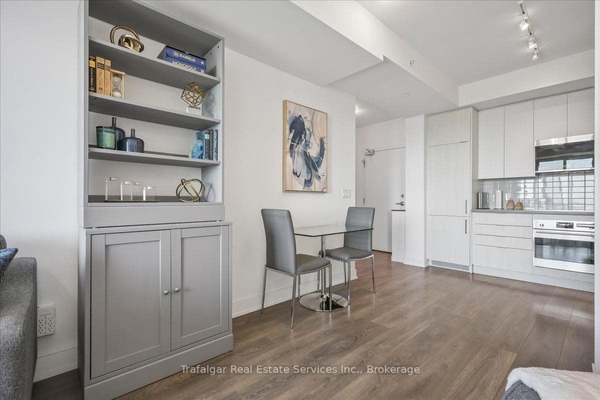 297 Oak Walk Drive Unit 1807 - Condo photo 18 of 35 in Oakville, Ontario