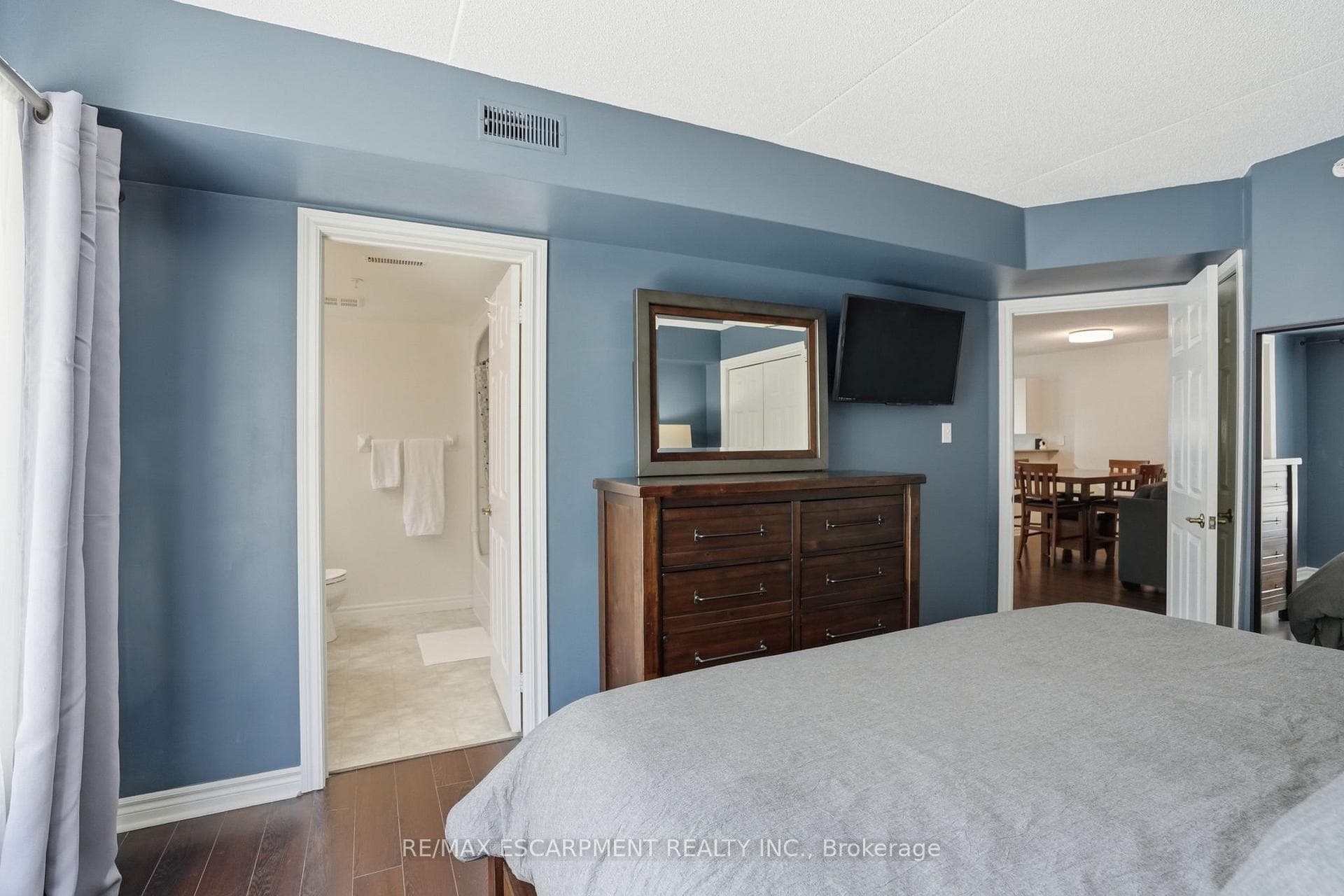 1451 WALKERS Line Unit 216 - Condo photo 13 of 26 in Burlington, Ontario