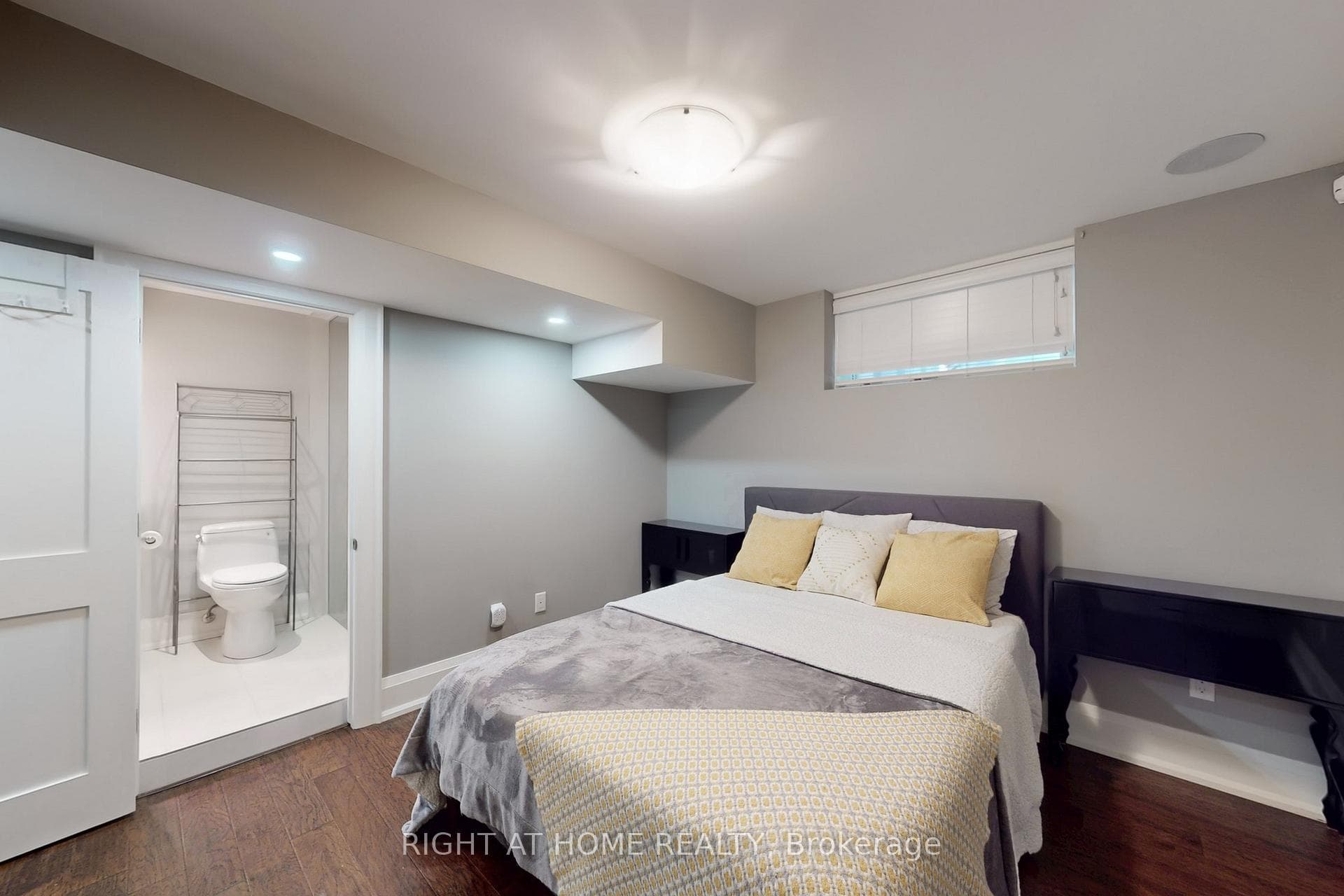 490 Orchard Drive - Detached photo 18 of 22 in Oakville, Ontario