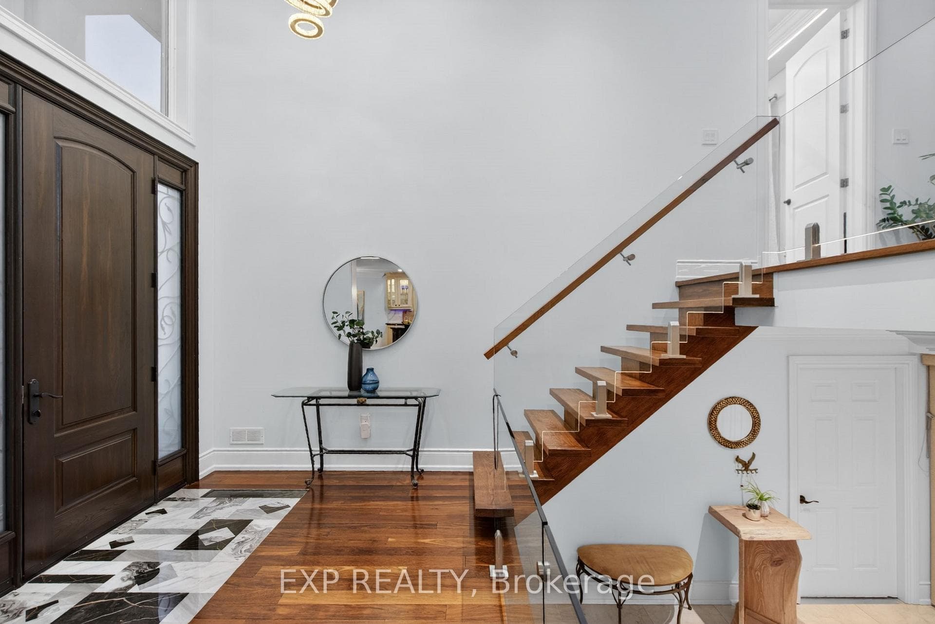 2439 Bridge Road - Detached photo 5 of 50 in Oakville, Ontario