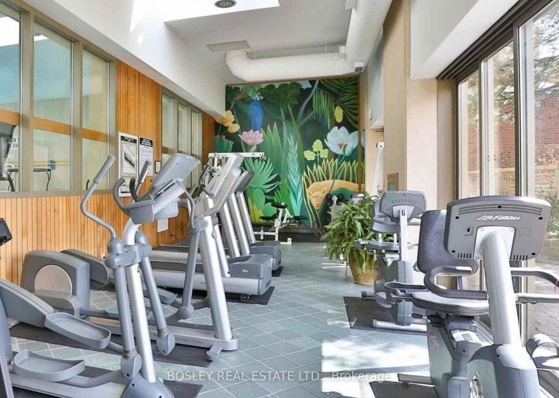 63 St Clair Avenue Unit 306 - Condo photo 31 of 34 in Annex / Yorkville / Summerhill, Ontario