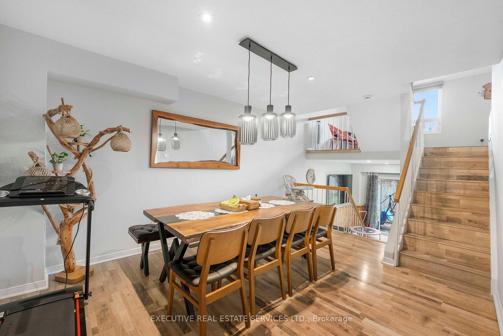 21 Garden Avenue - Detached photo 4 of 27 in Brampton, Ontario