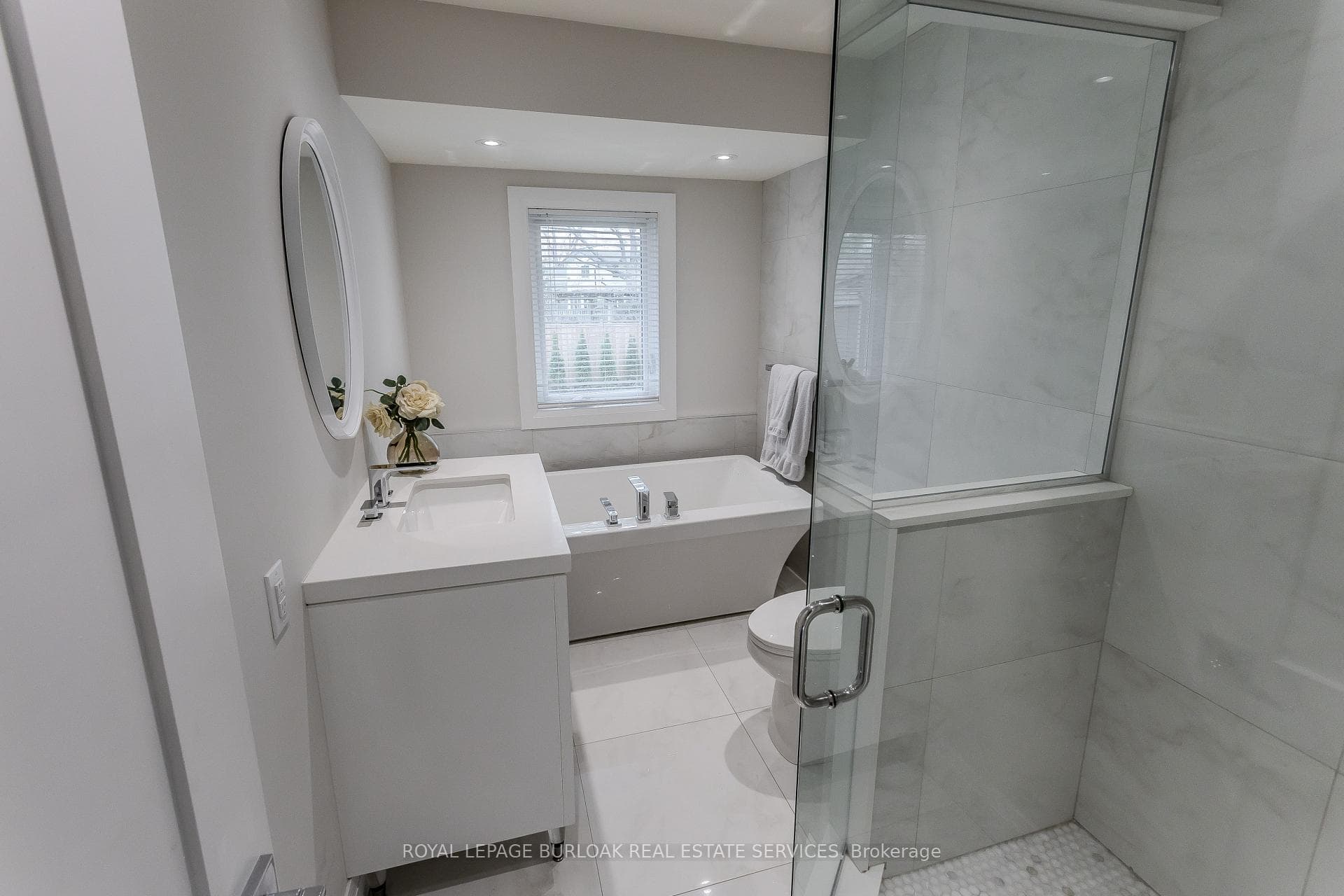 5411 Cornwall Crescent - Detached photo 17 of 34 in Burlington, Ontario