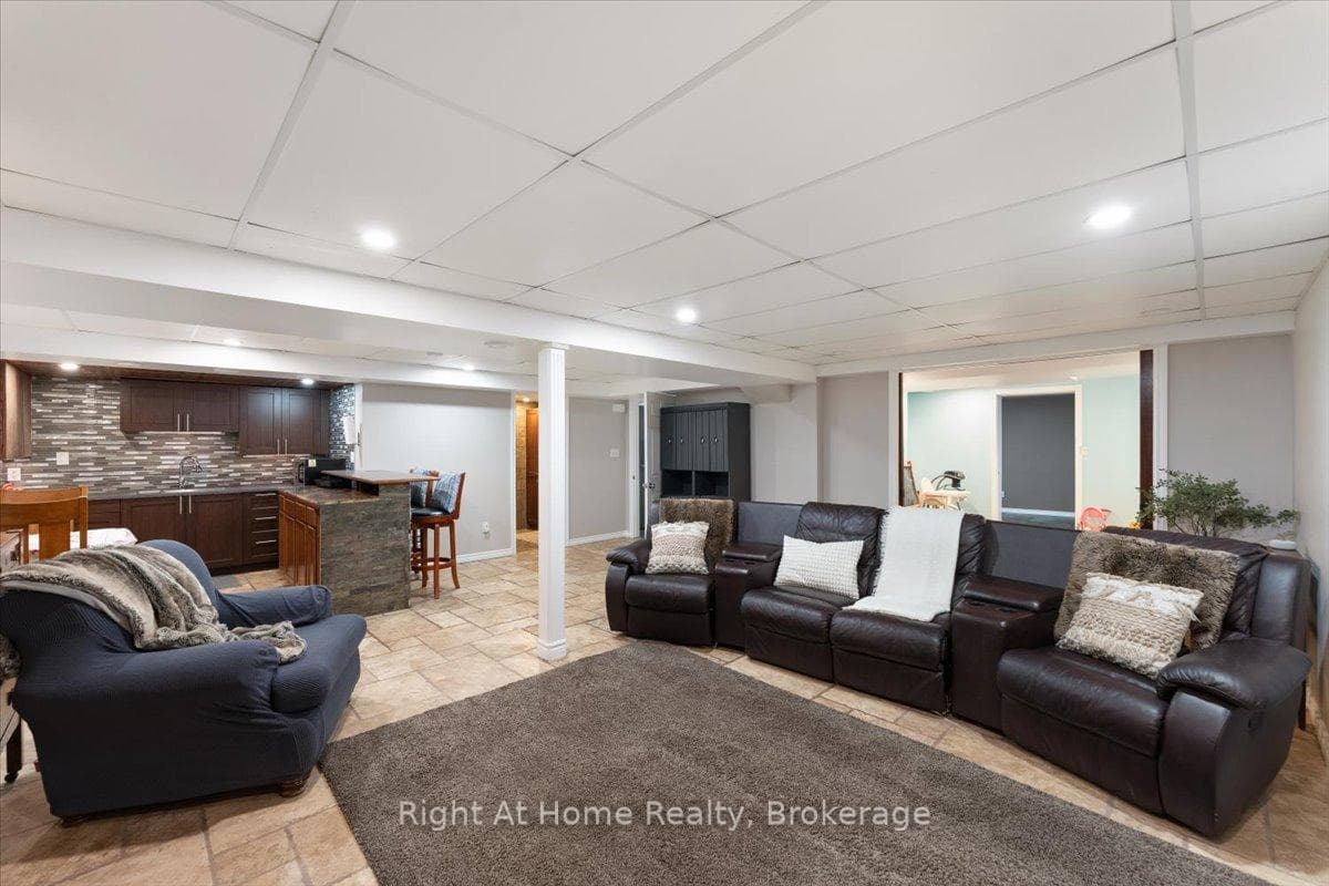 437 Shoreacres Road - Detached photo 35 of 50 in Burlington, Ontario