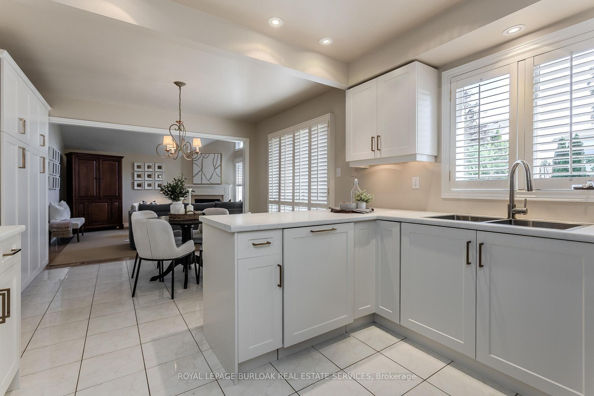 4153 Arbourfield Drive - Detached photo 10 of 32 in Burlington, Ontario