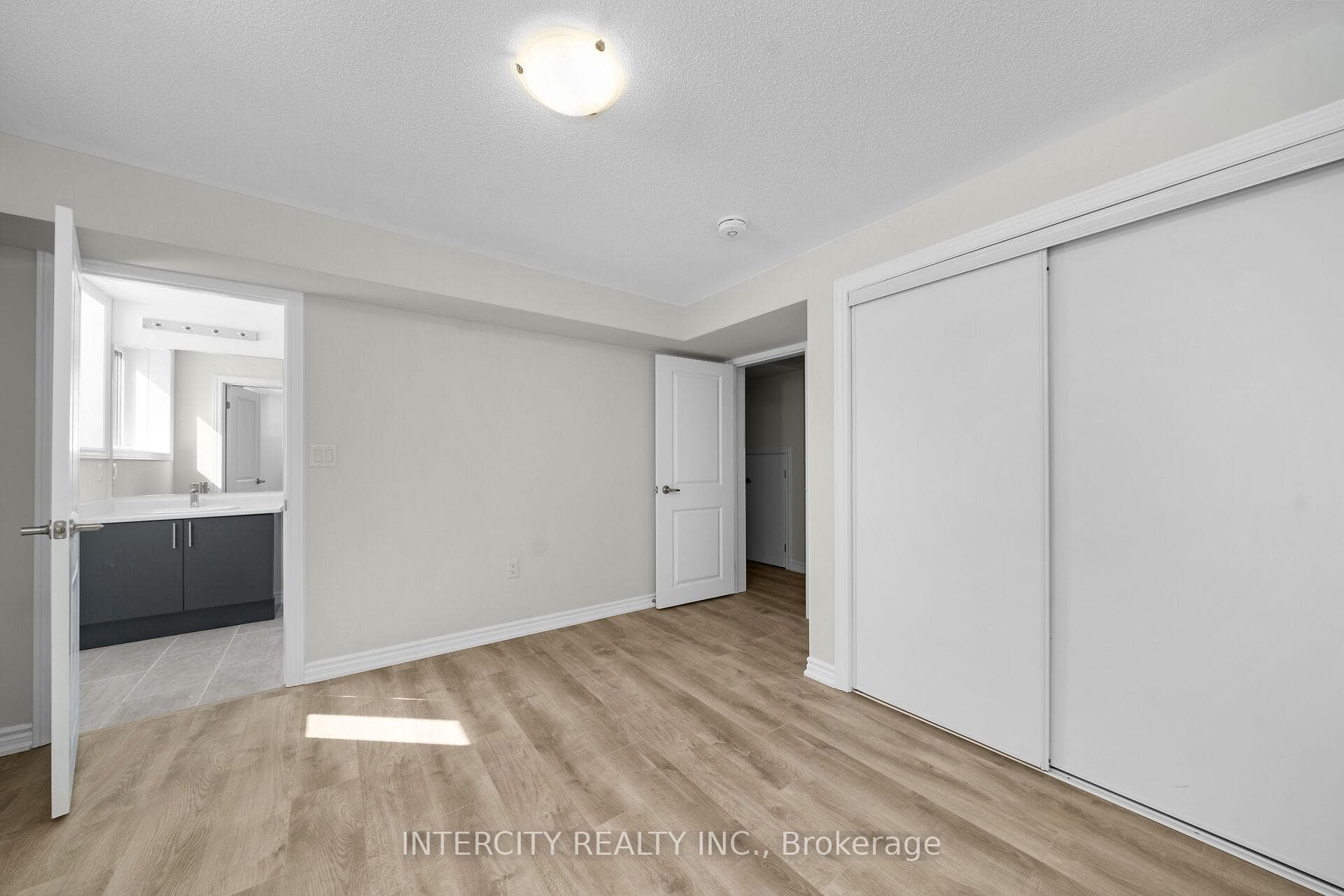 1 Vibrant Way Unit 43F - Condo photo 15 of 17 in Caledon, Ontario
